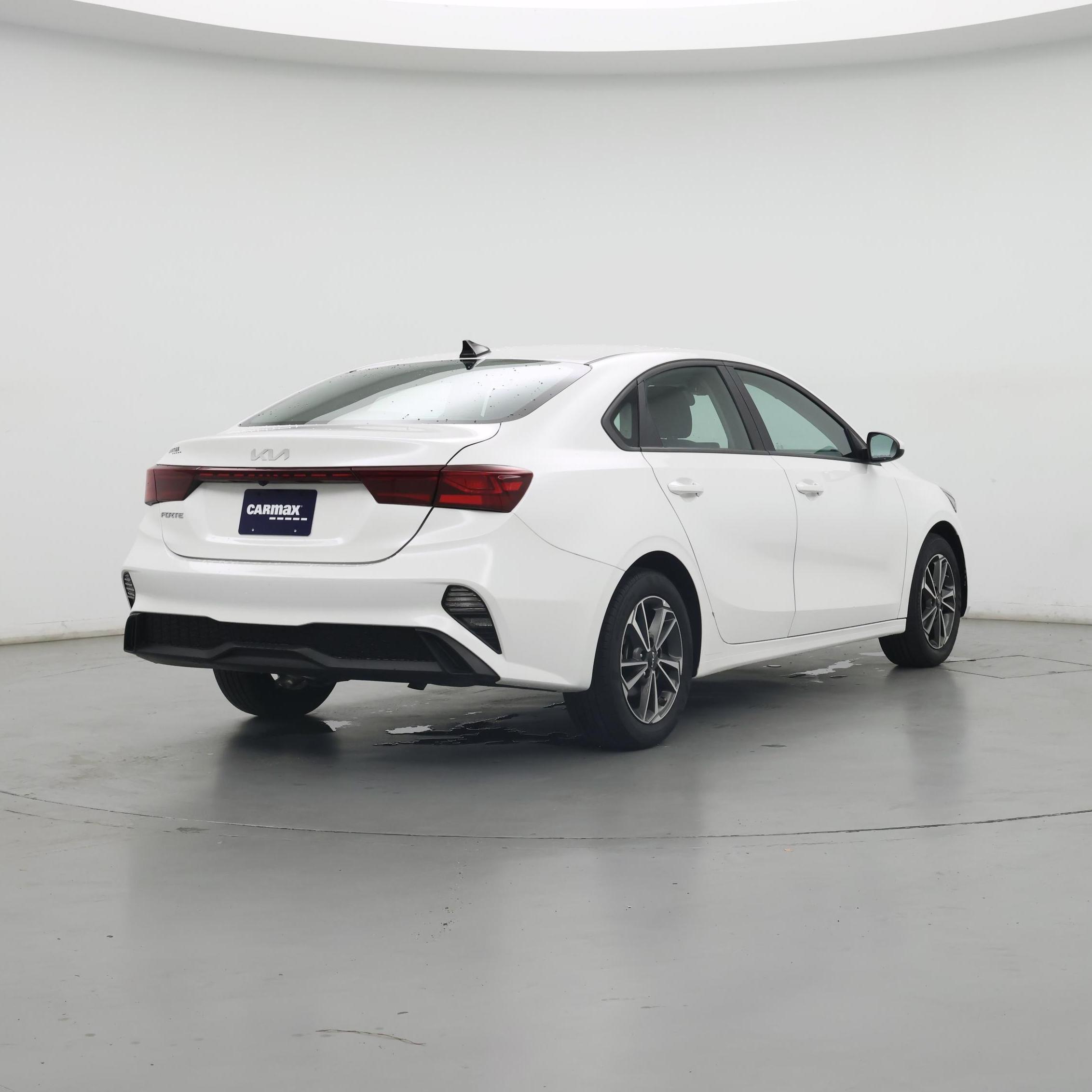 Thumbnail: 2023 Kia Forte - 8
