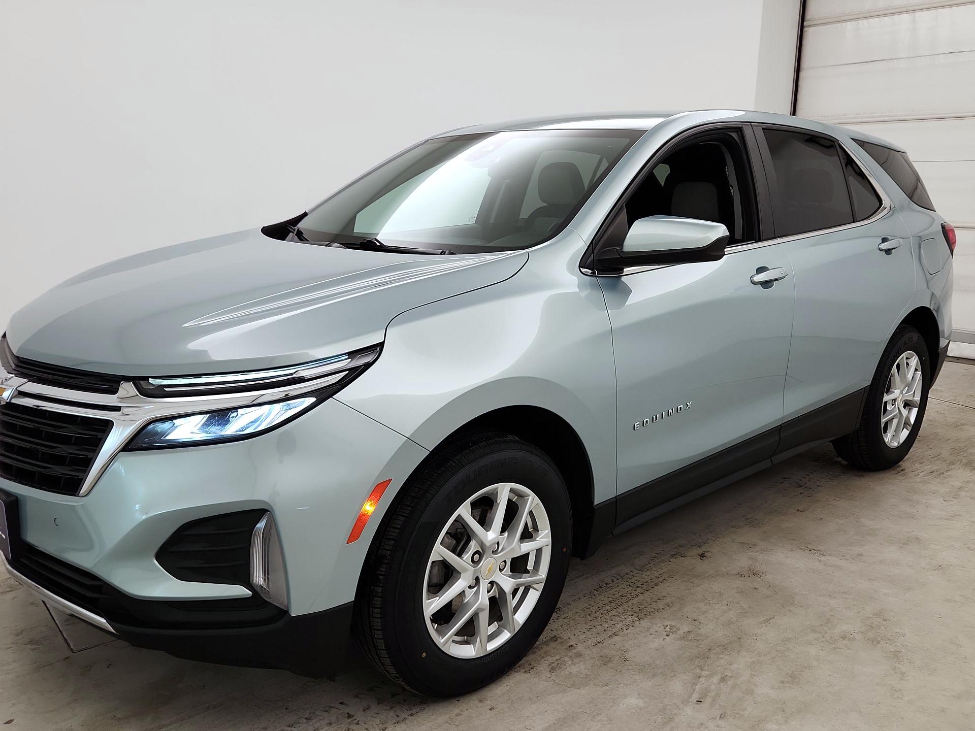 Thumbnail: 2022 Chevrolet Equinox - 3
