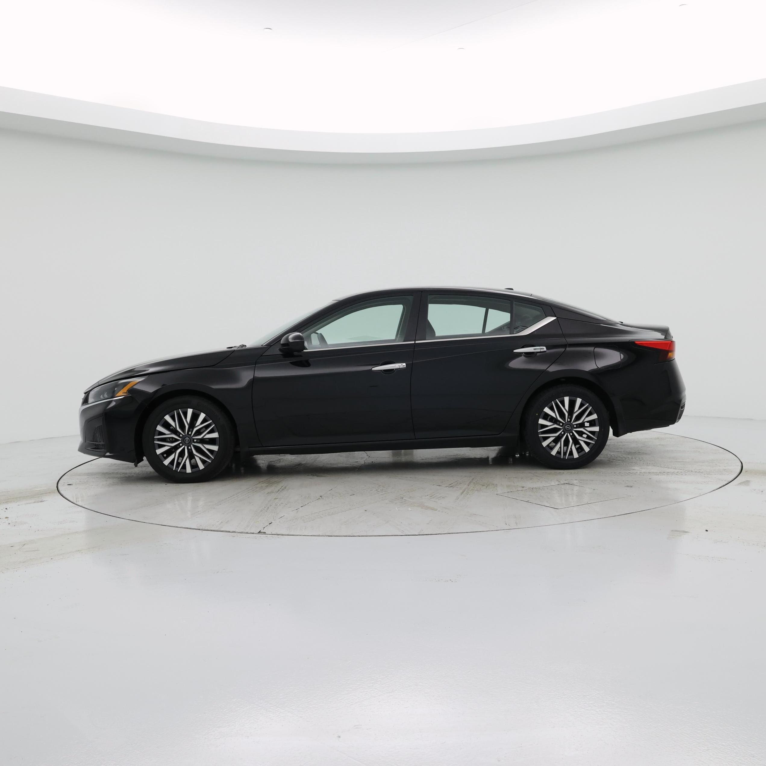 Thumbnail: 2023 Nissan Altima - 3
