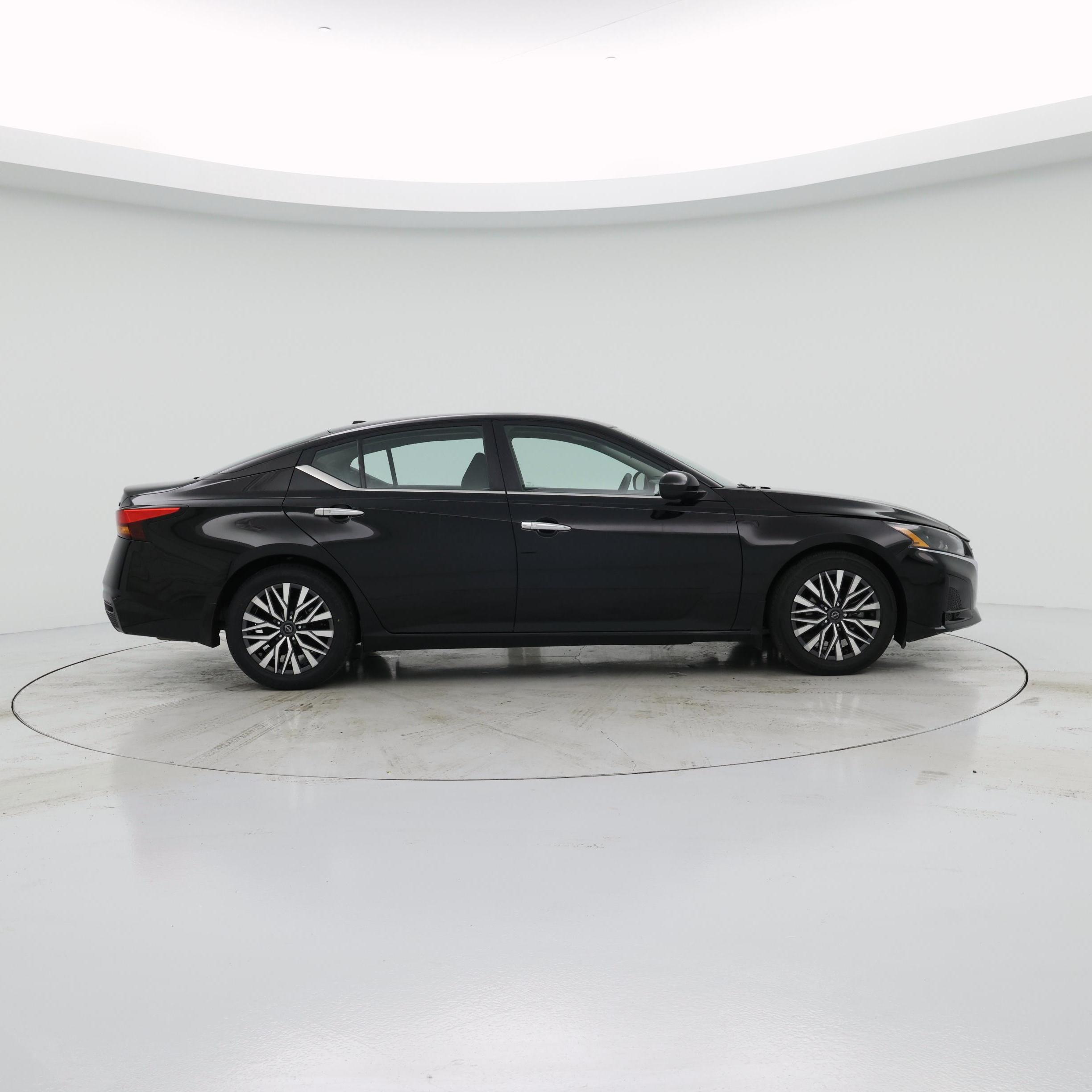Thumbnail: 2023 Nissan Altima - 7