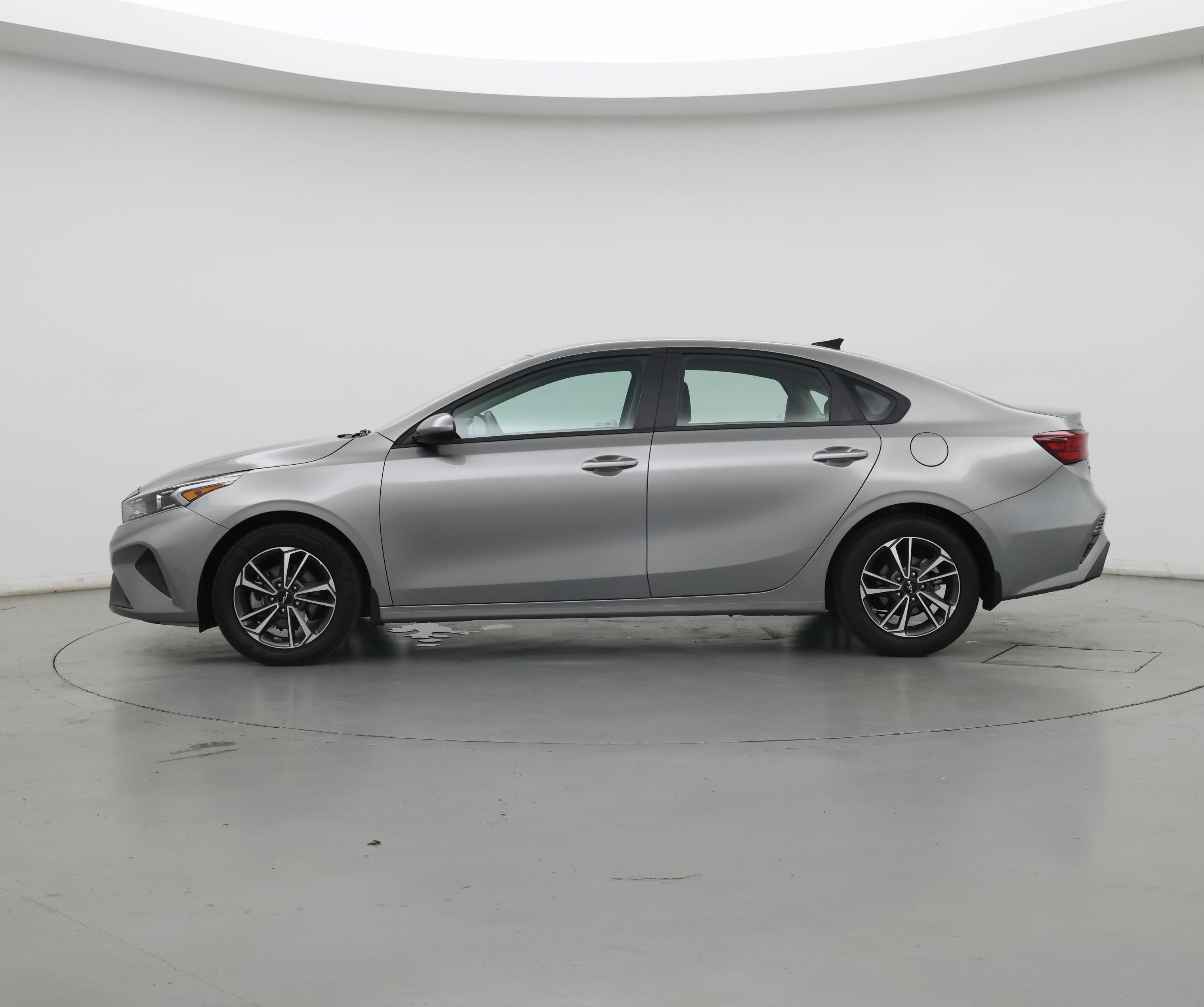 Thumbnail: 2023 Kia Forte - 3