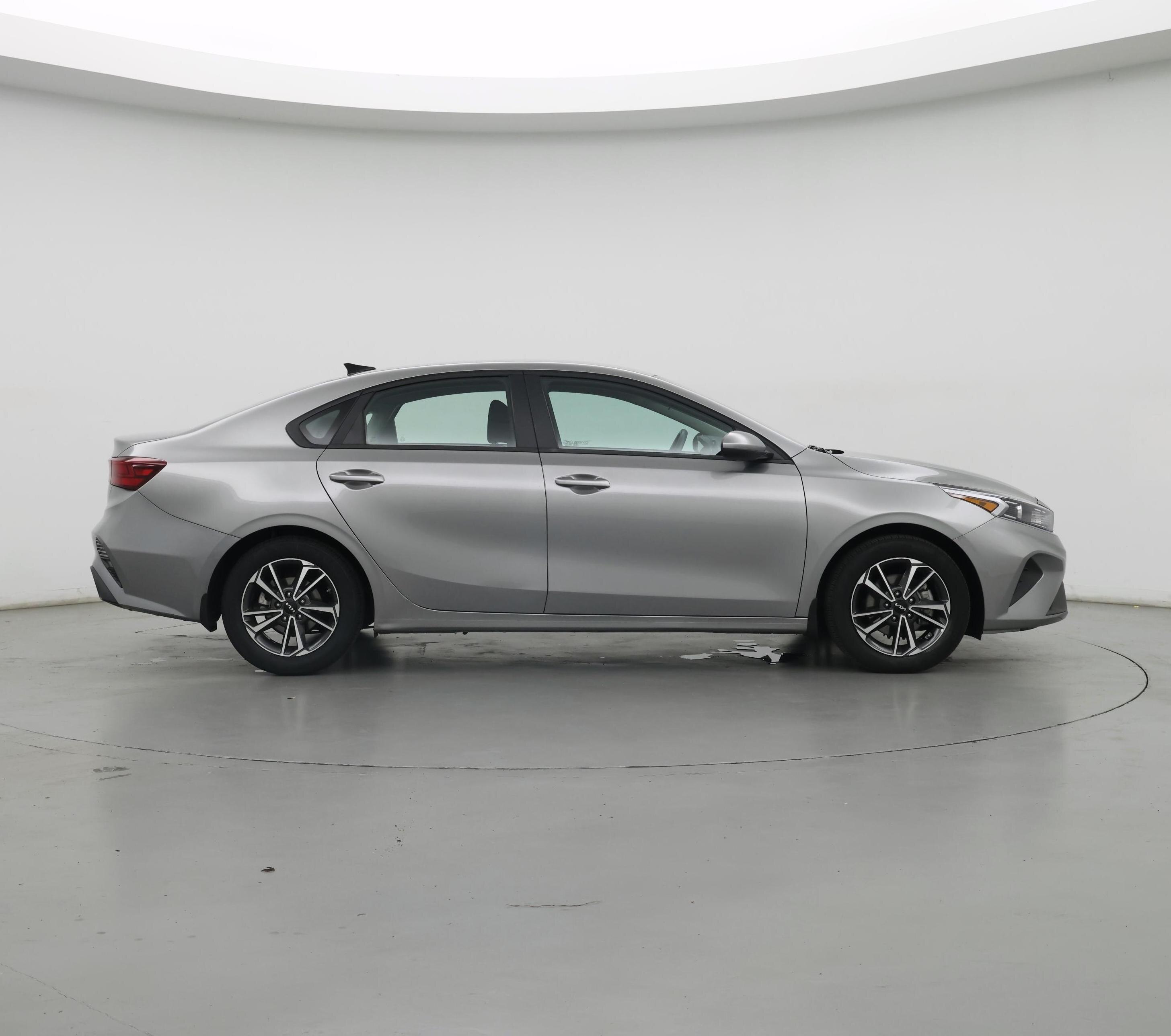 Thumbnail: 2023 Kia Forte - 7