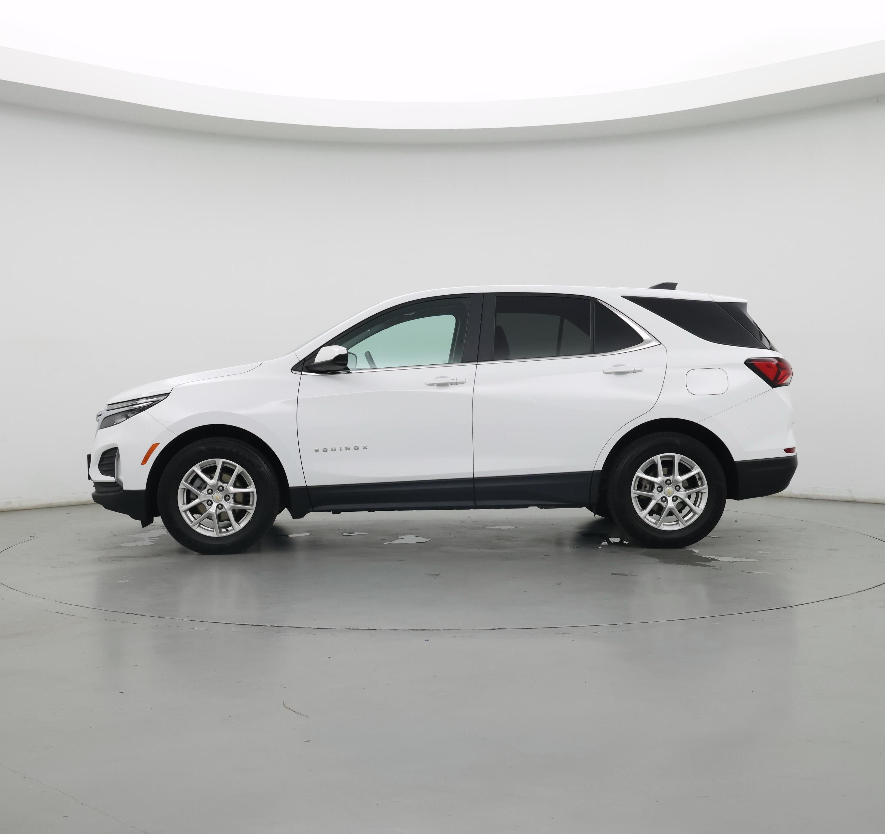Thumbnail: 2022 Chevrolet Equinox - 3