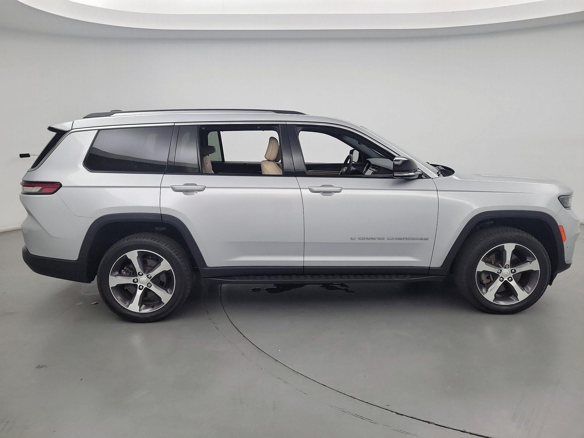 Thumbnail: 2023 Jeep Grand Cherokee L - 4