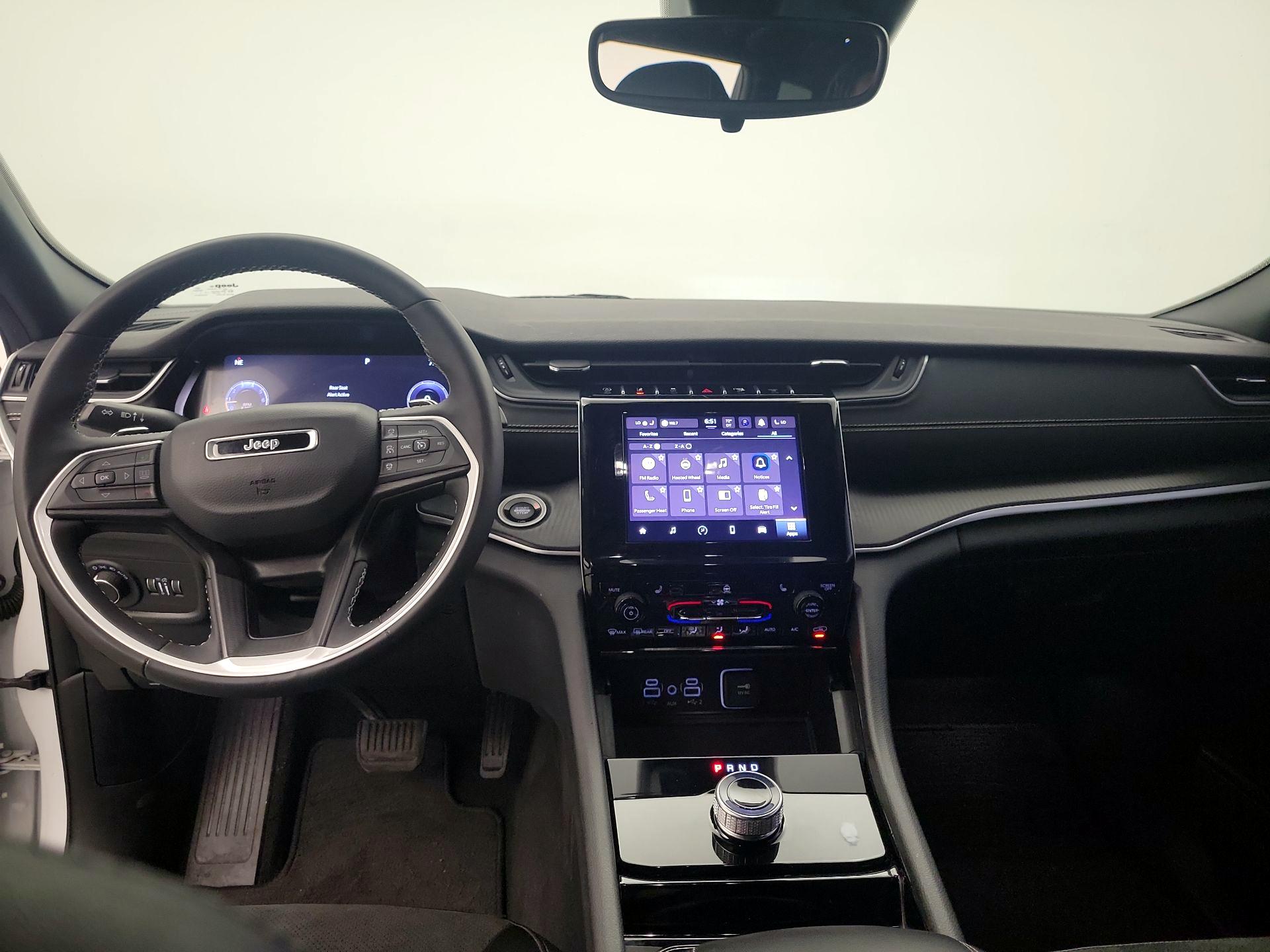 Thumbnail: 2023 Jeep Grand Cherokee L - 9