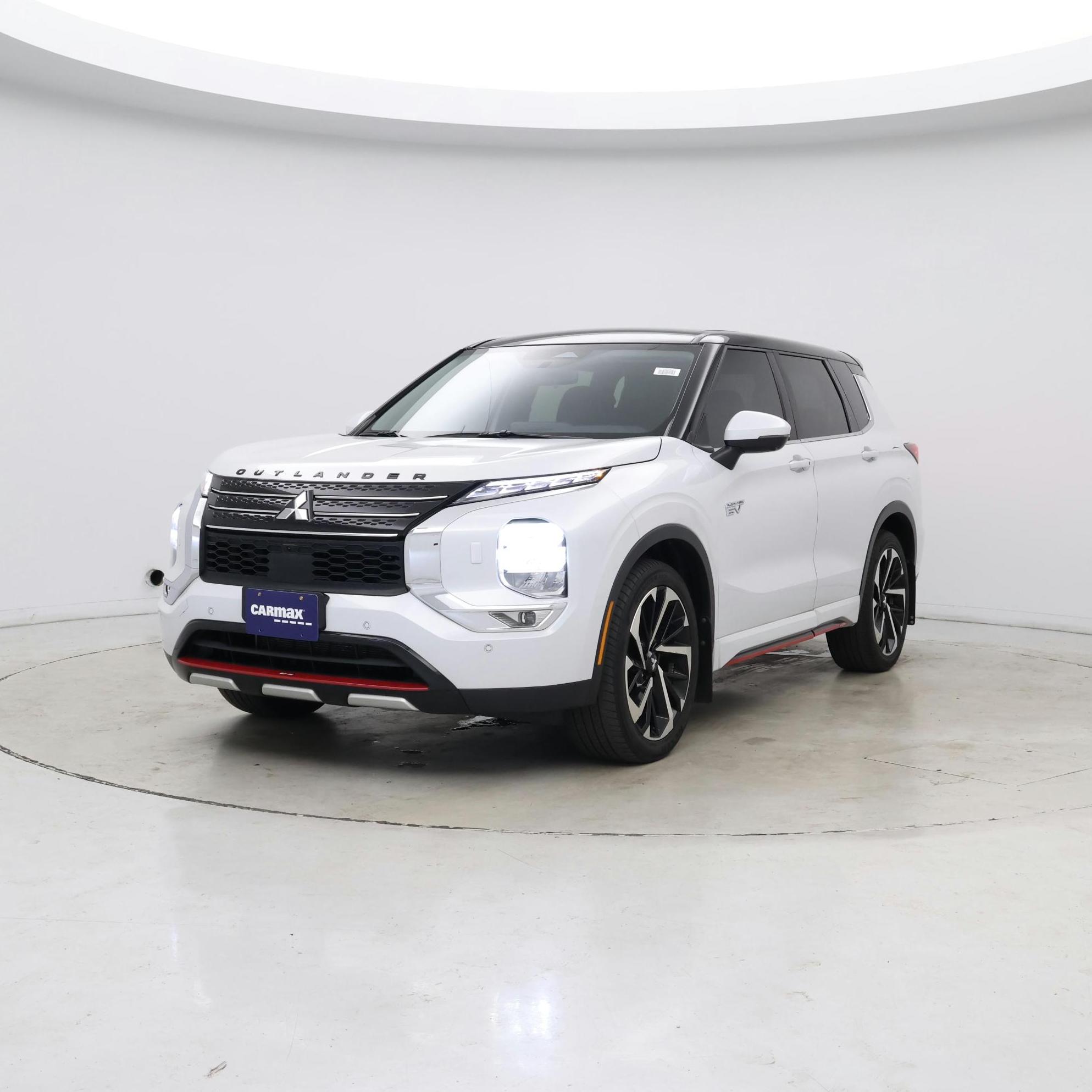 Thumbnail: 2023 Mitsubishi Outlander - 4