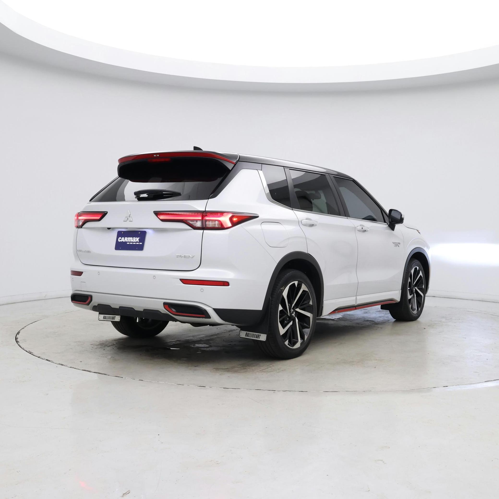 Thumbnail: 2023 Mitsubishi Outlander - 8