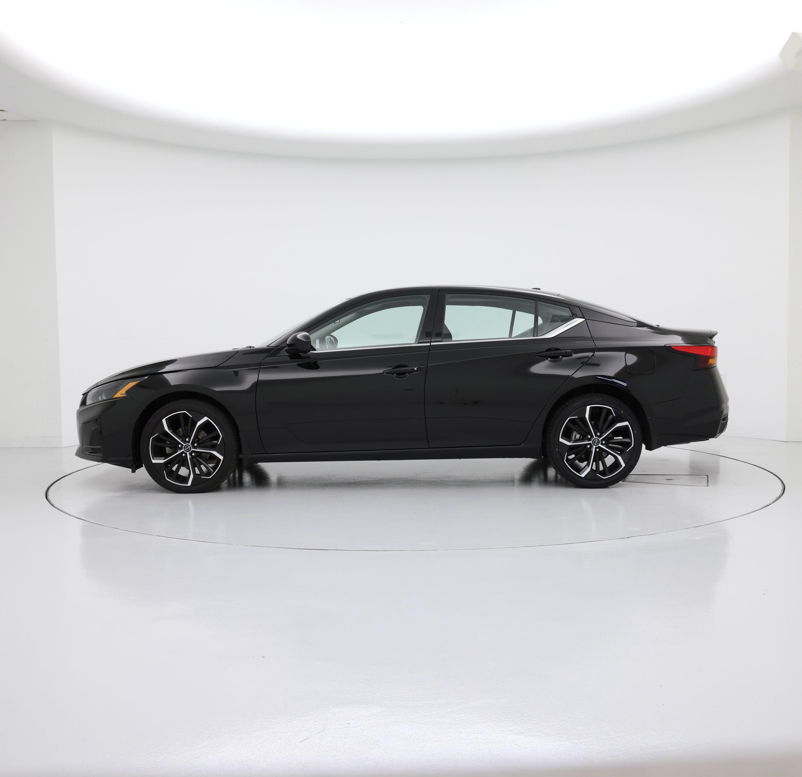 Thumbnail: 2023 Nissan Altima - 3