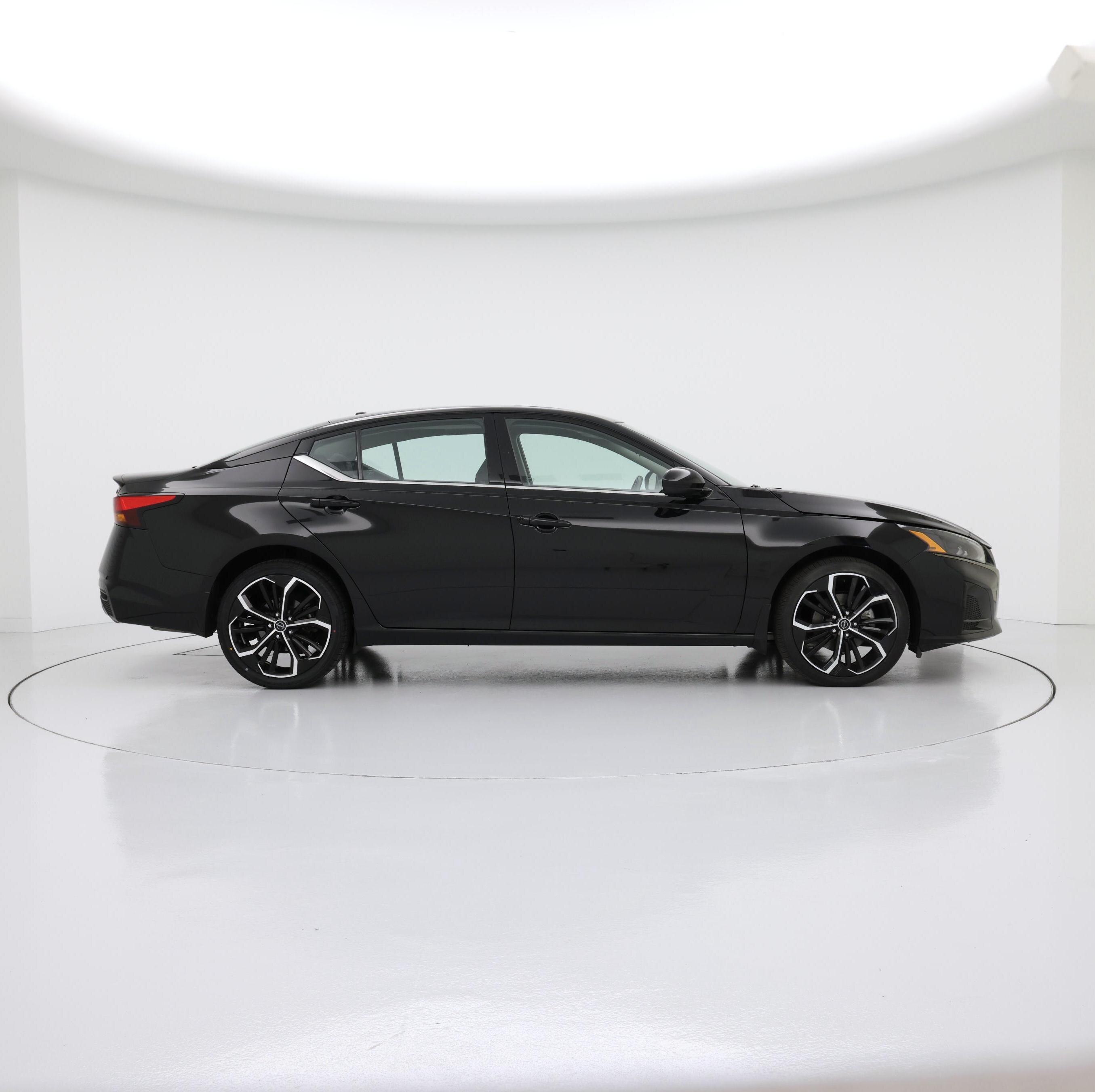 Thumbnail: 2023 Nissan Altima - 7