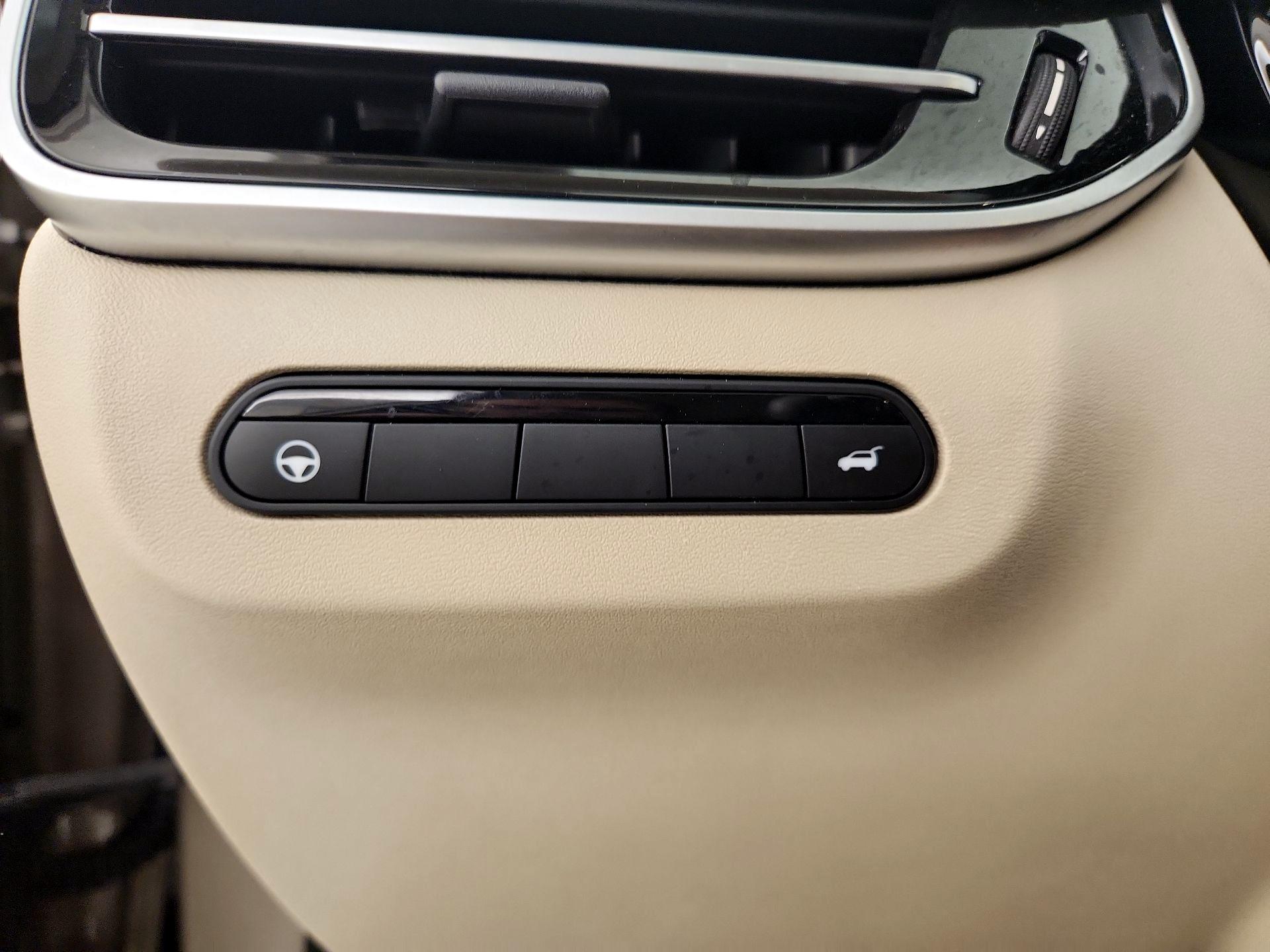 Thumbnail: 2023 INFINITI QX60 - 13