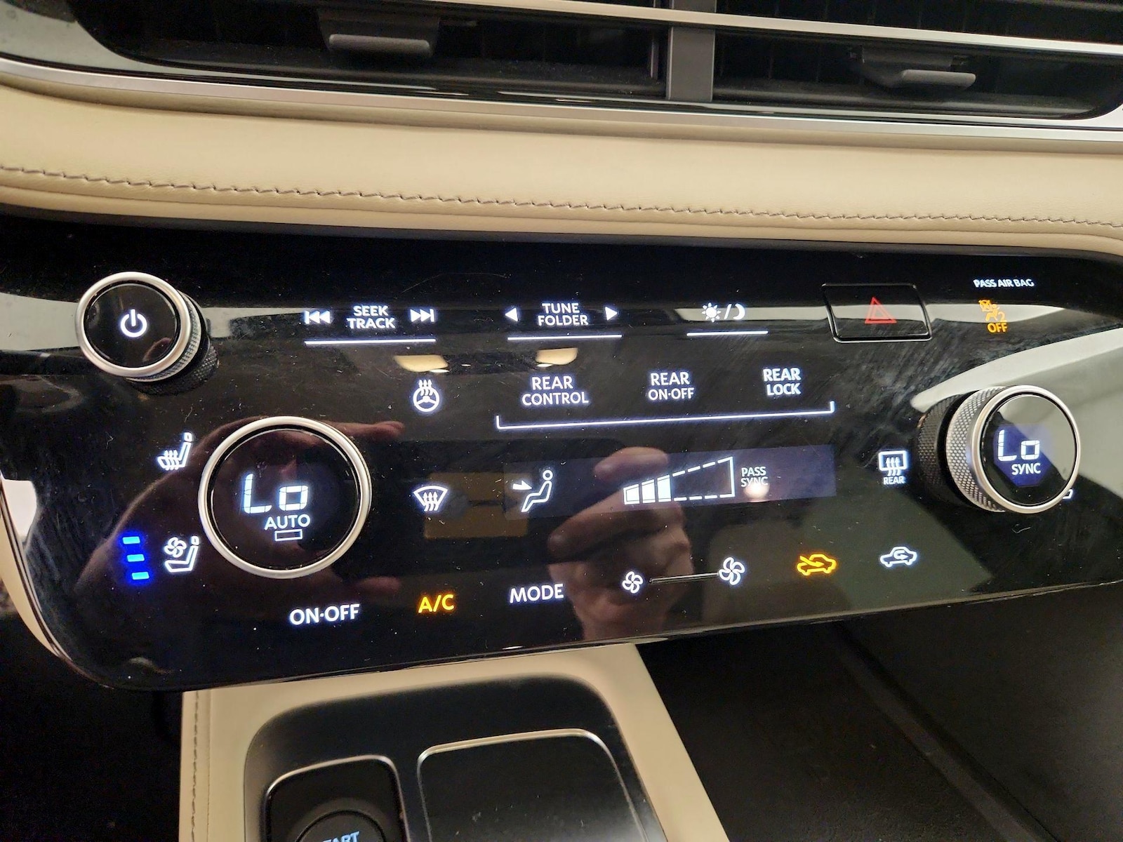 2023 INFINITI QX60 LUXE - Photo 18