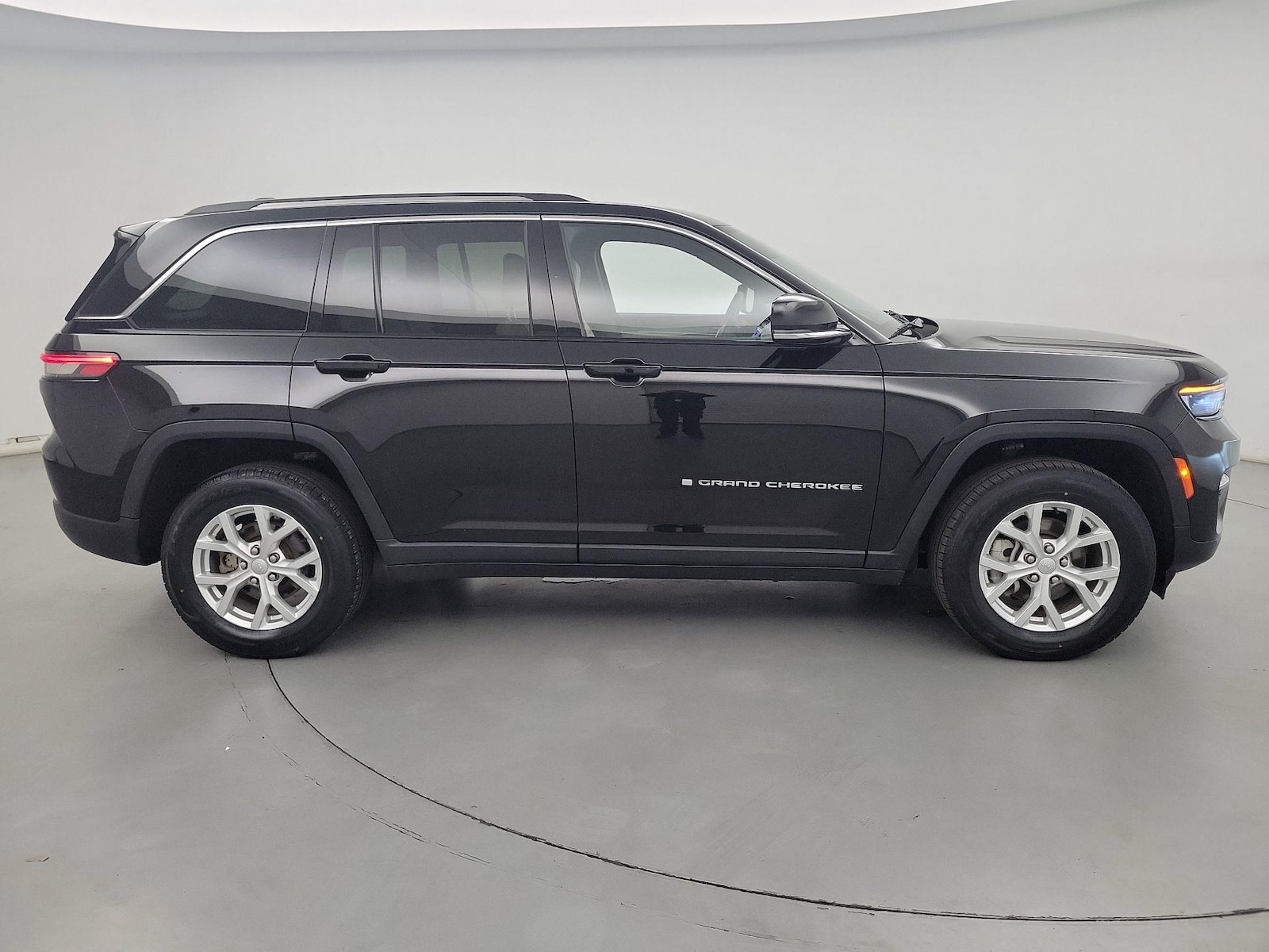 2023 Jeep Grand Cherokee Limited - Photo 4