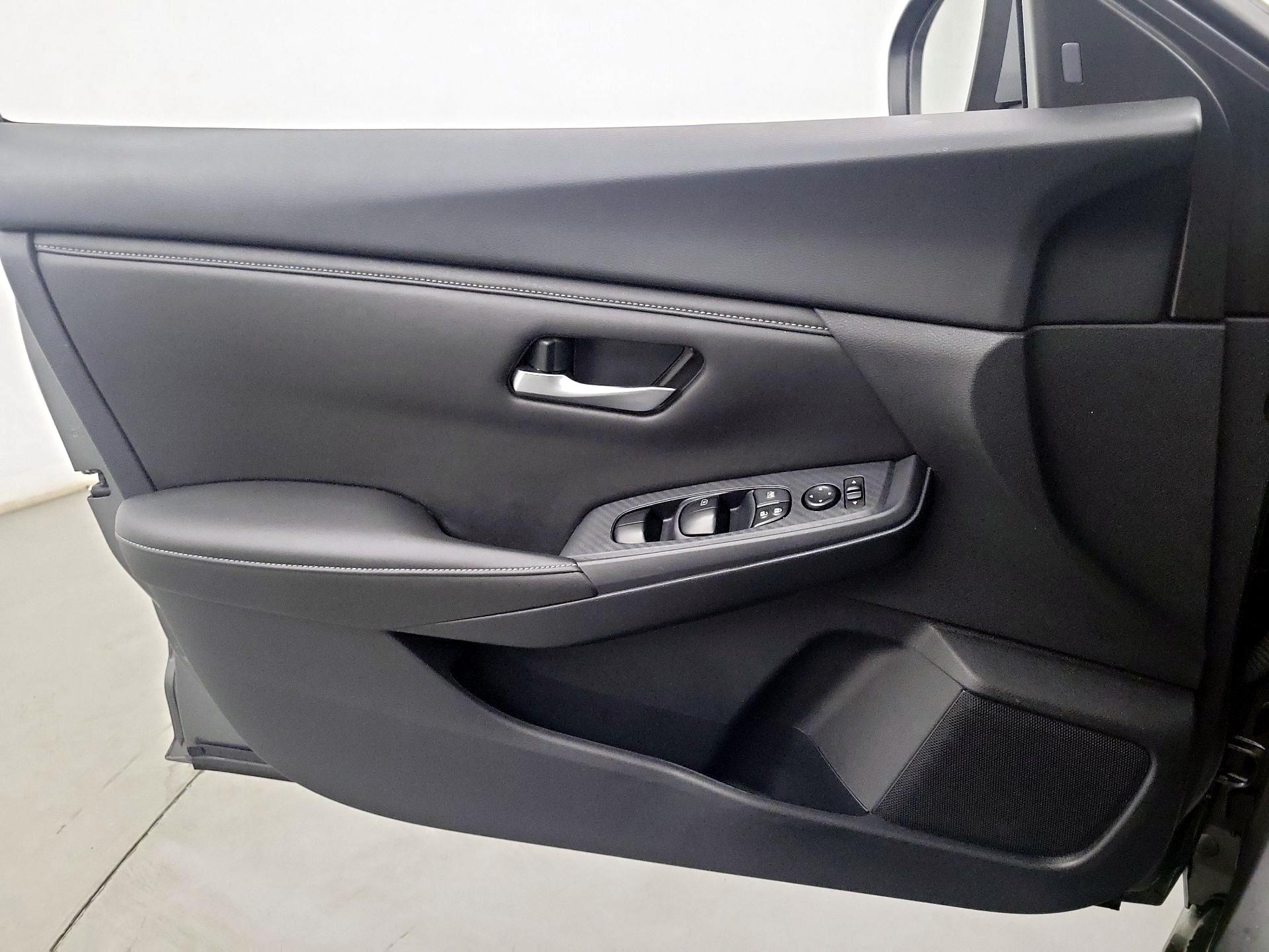 Thumbnail: 2023 Nissan Sentra - 10
