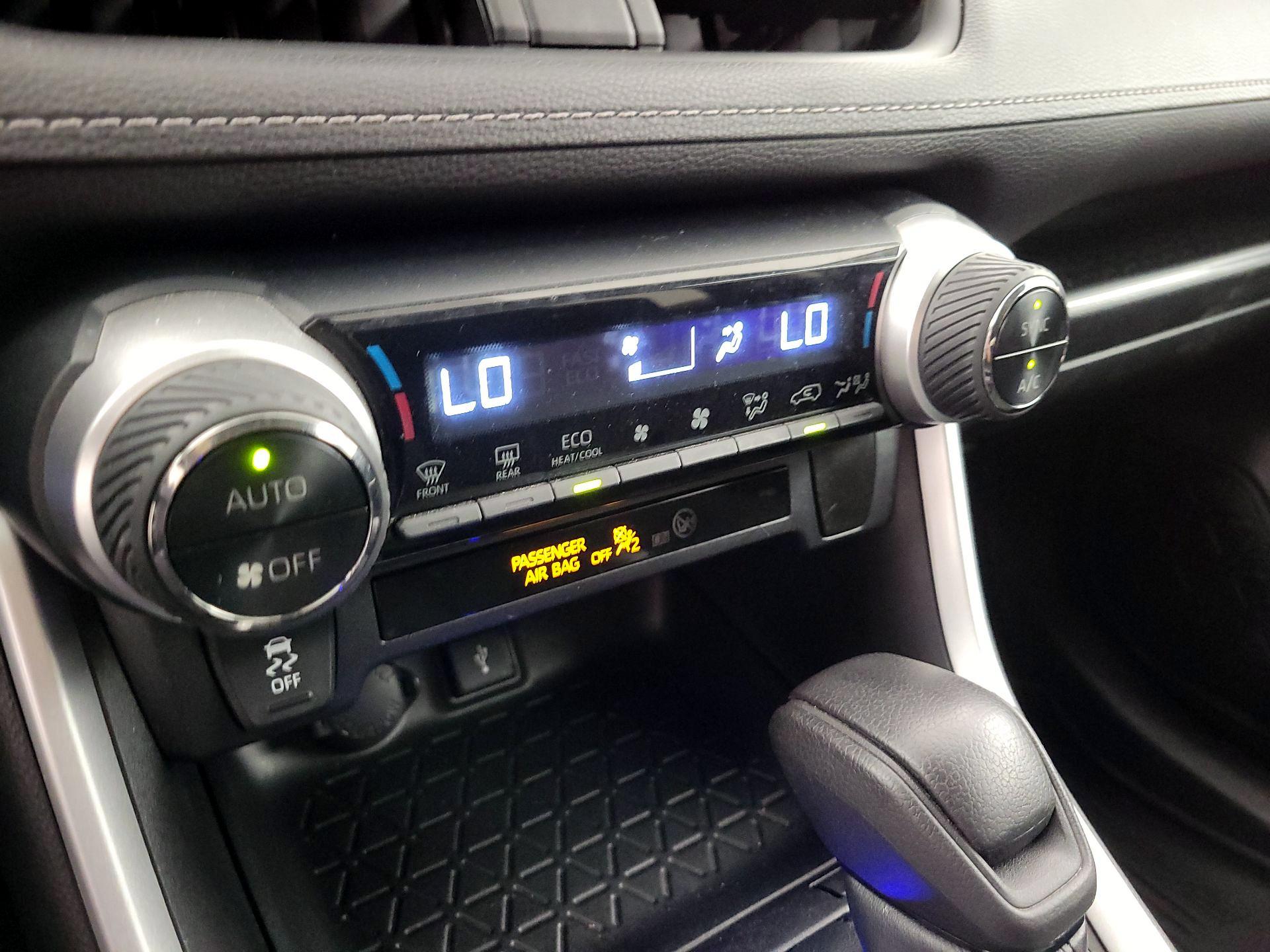 Thumbnail: 2021 Toyota RAV4 - 16