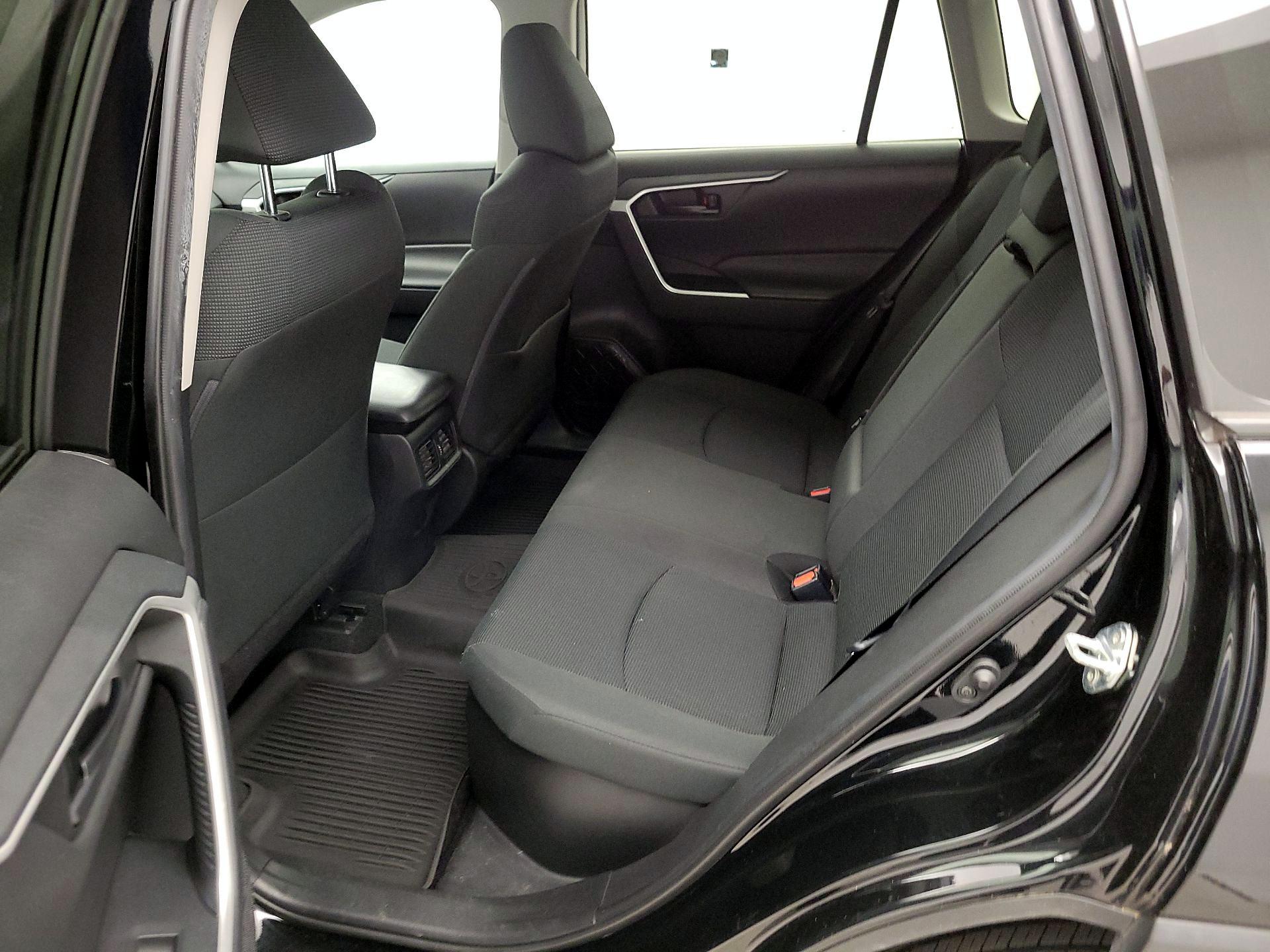 Thumbnail: 2021 Toyota RAV4 - 19