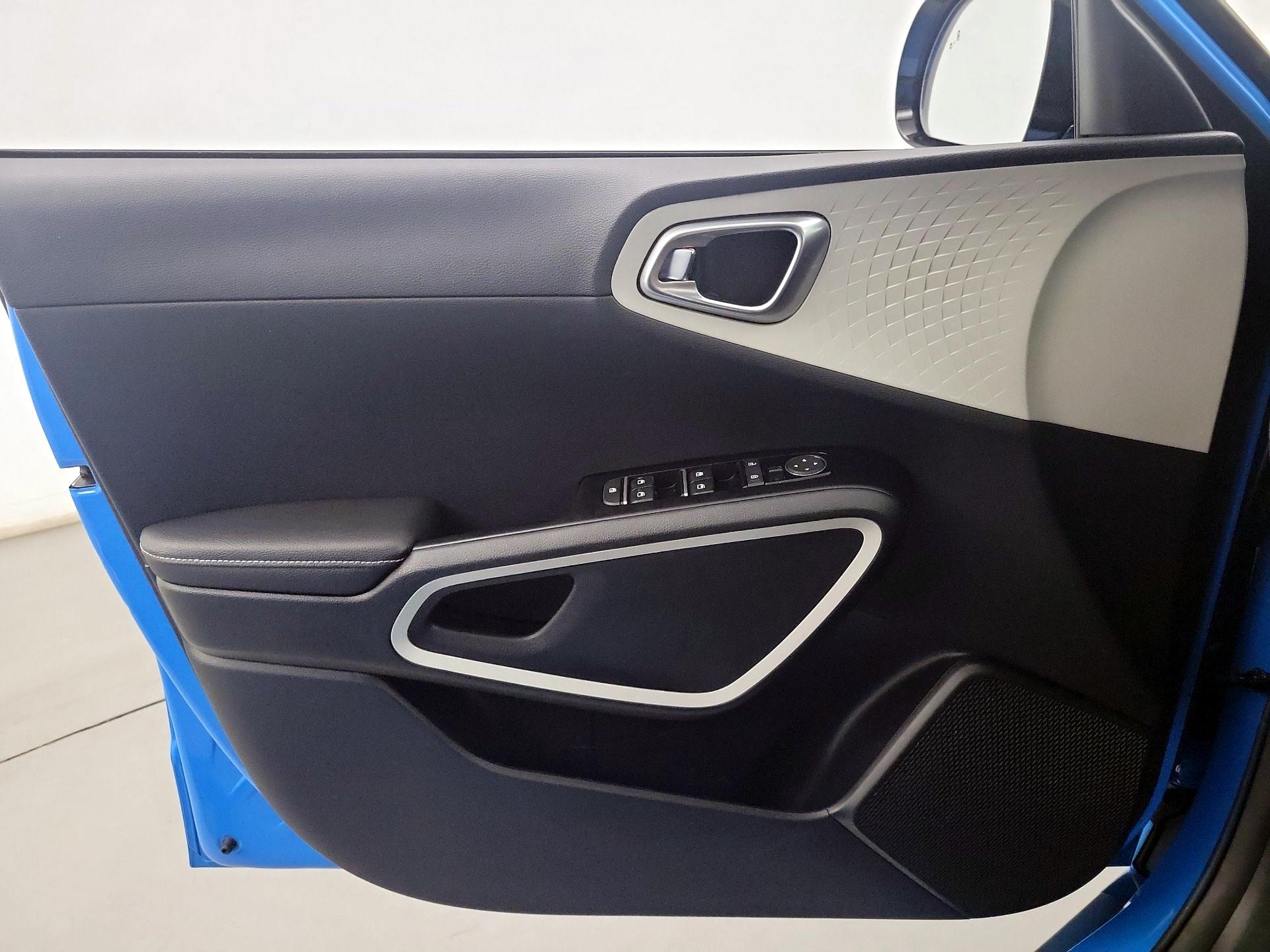 Thumbnail: 2023 Kia Soul - 12
