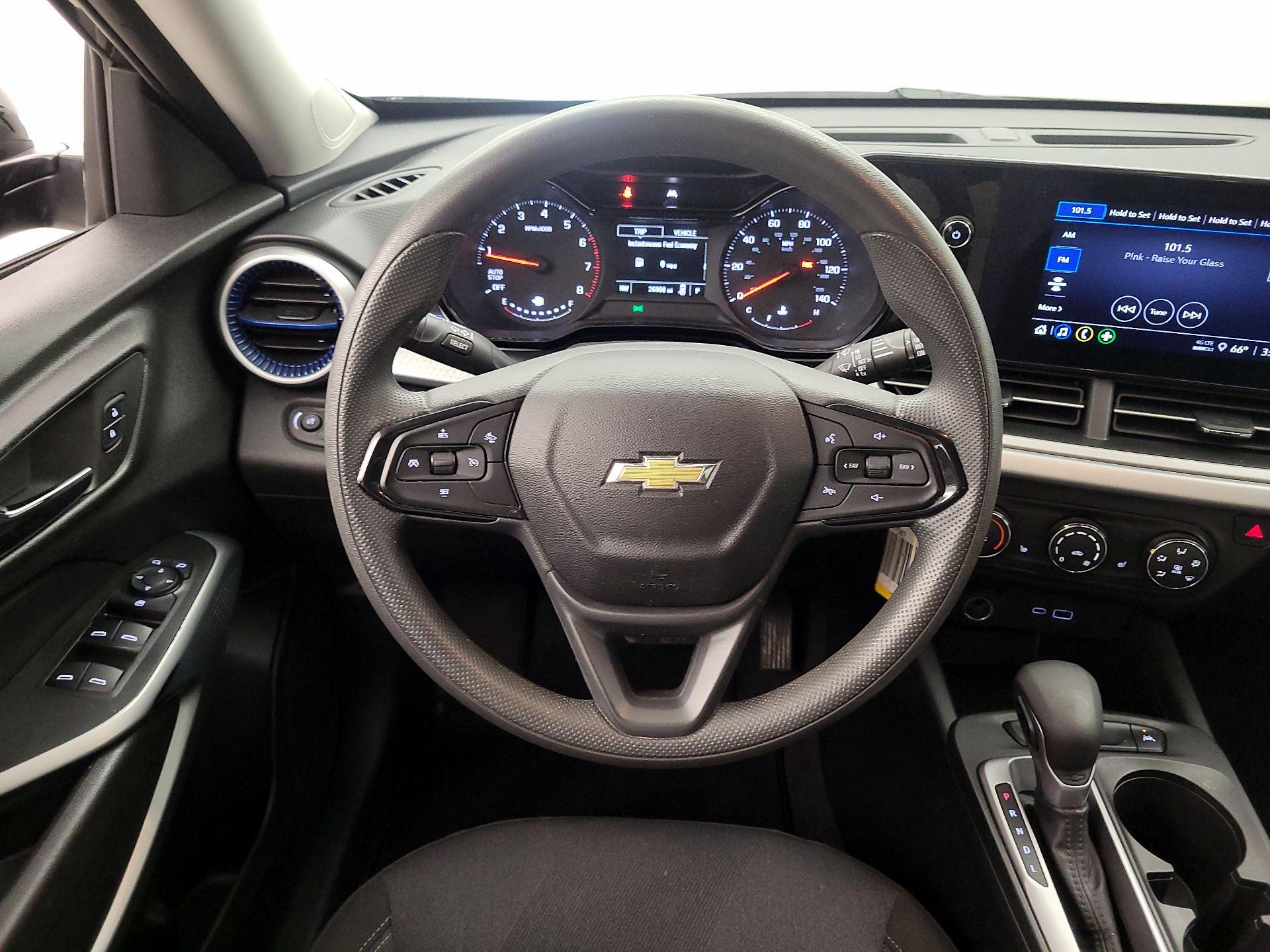 Thumbnail: 2025 Chevrolet Trax - 10