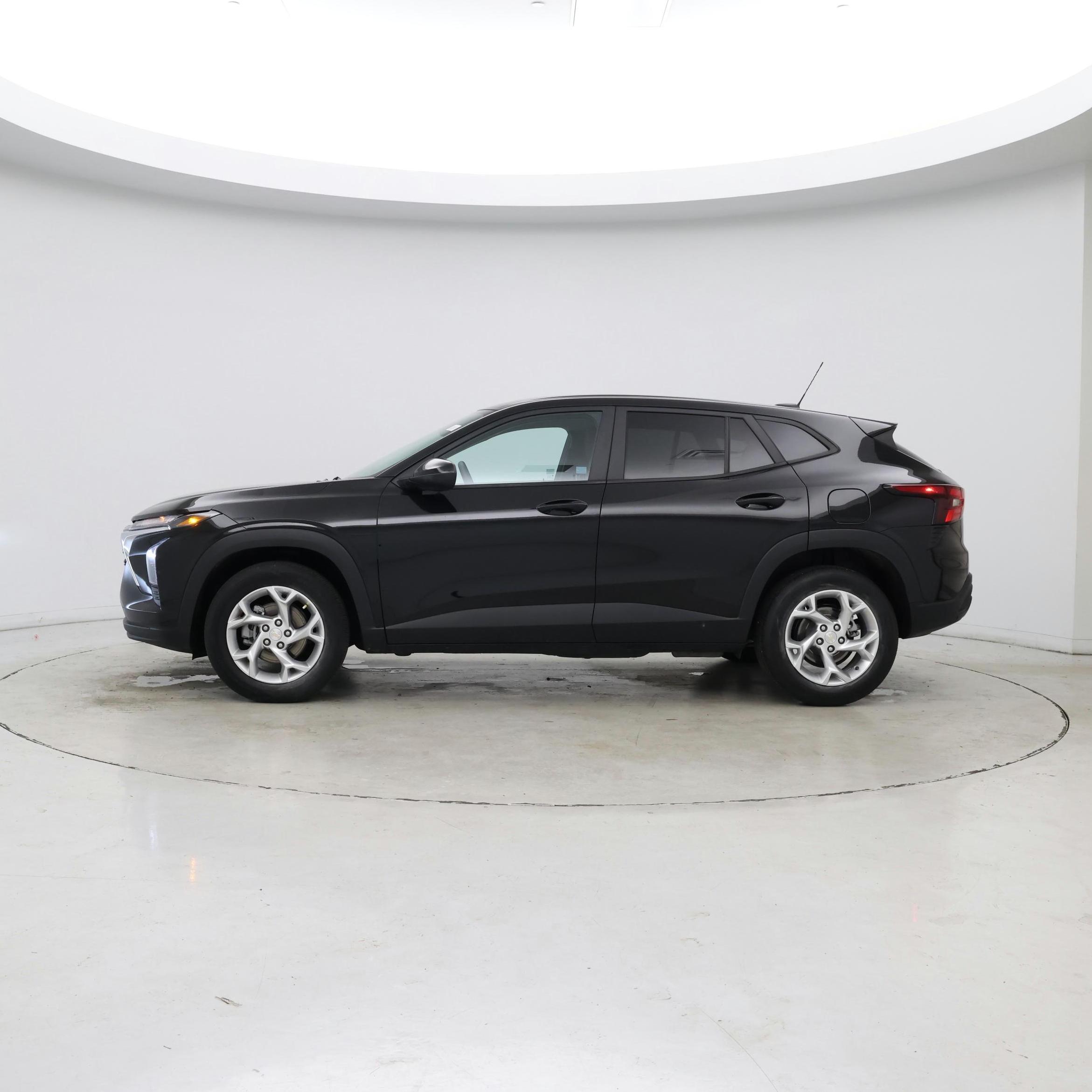 Thumbnail: 2025 Chevrolet Trax - 3