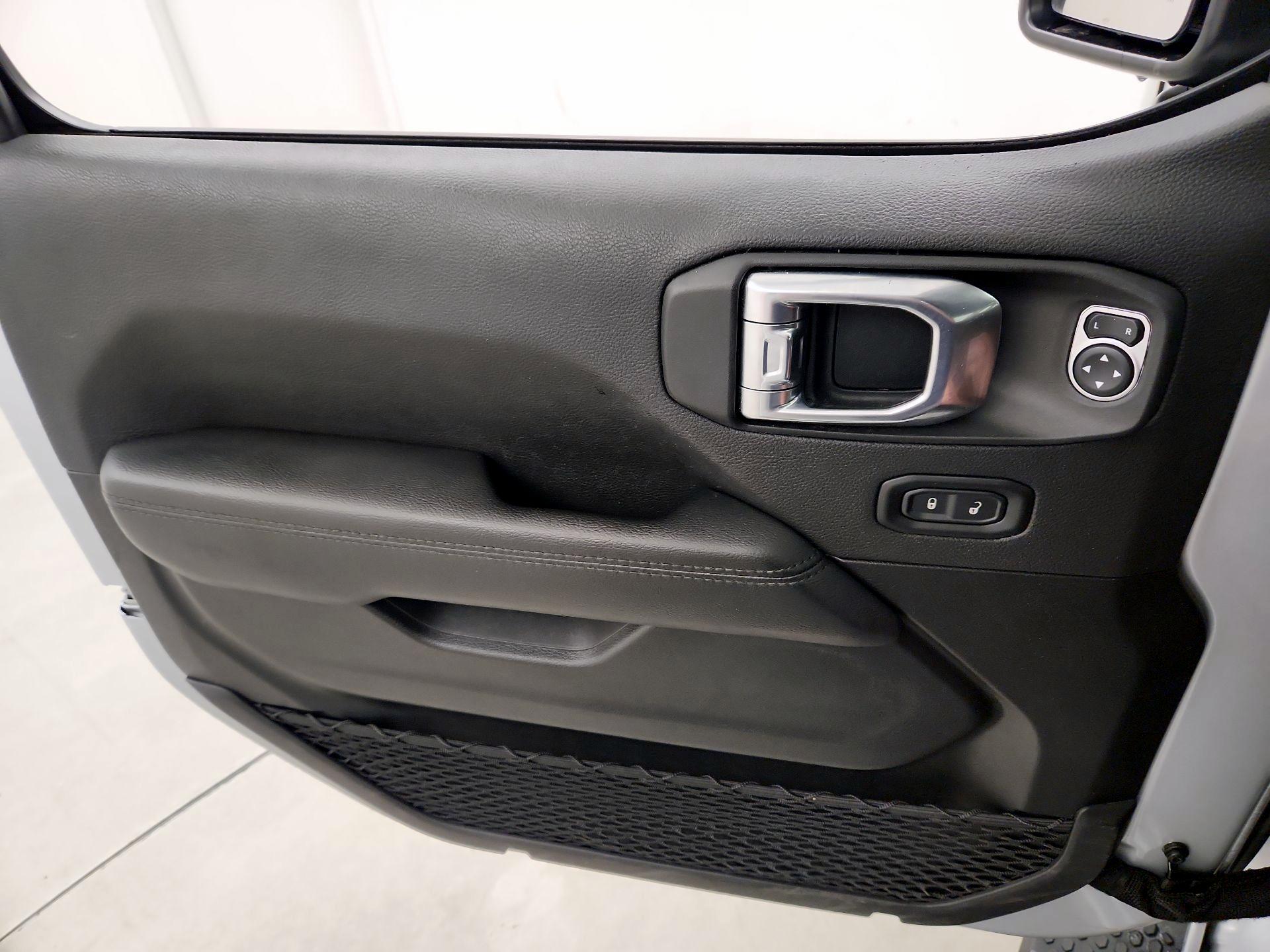 Thumbnail: 2022 Jeep Wrangler - 12