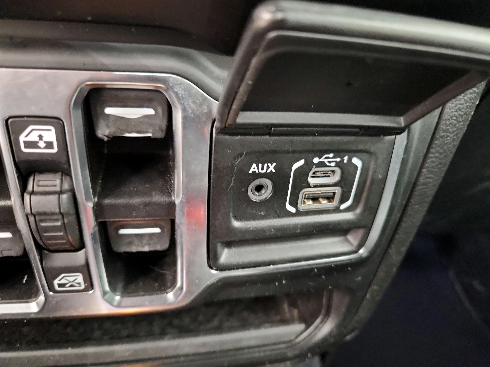 Thumbnail: 2022 Jeep Wrangler - 19