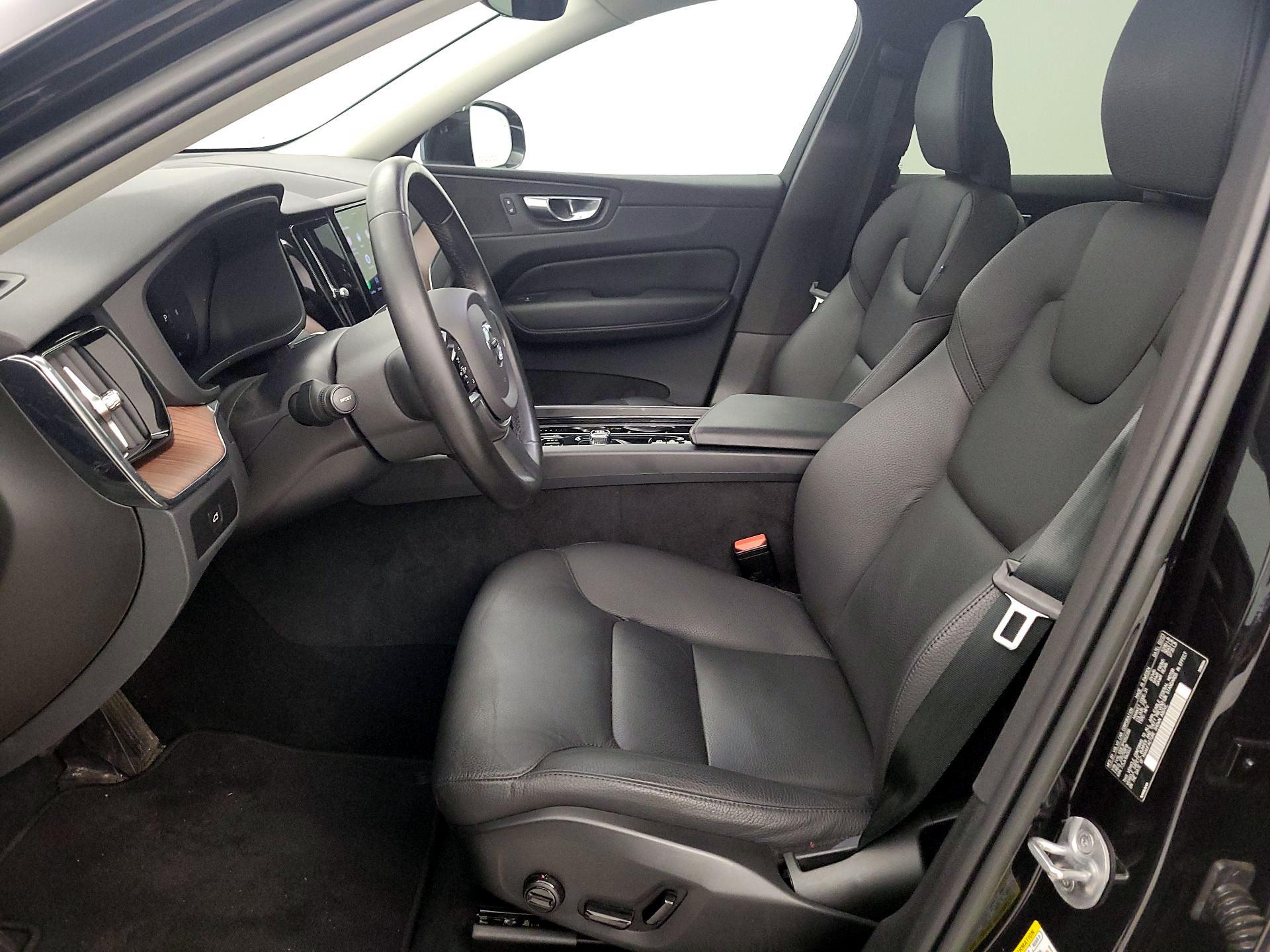 Thumbnail: 2023 Volvo XC60 - 11