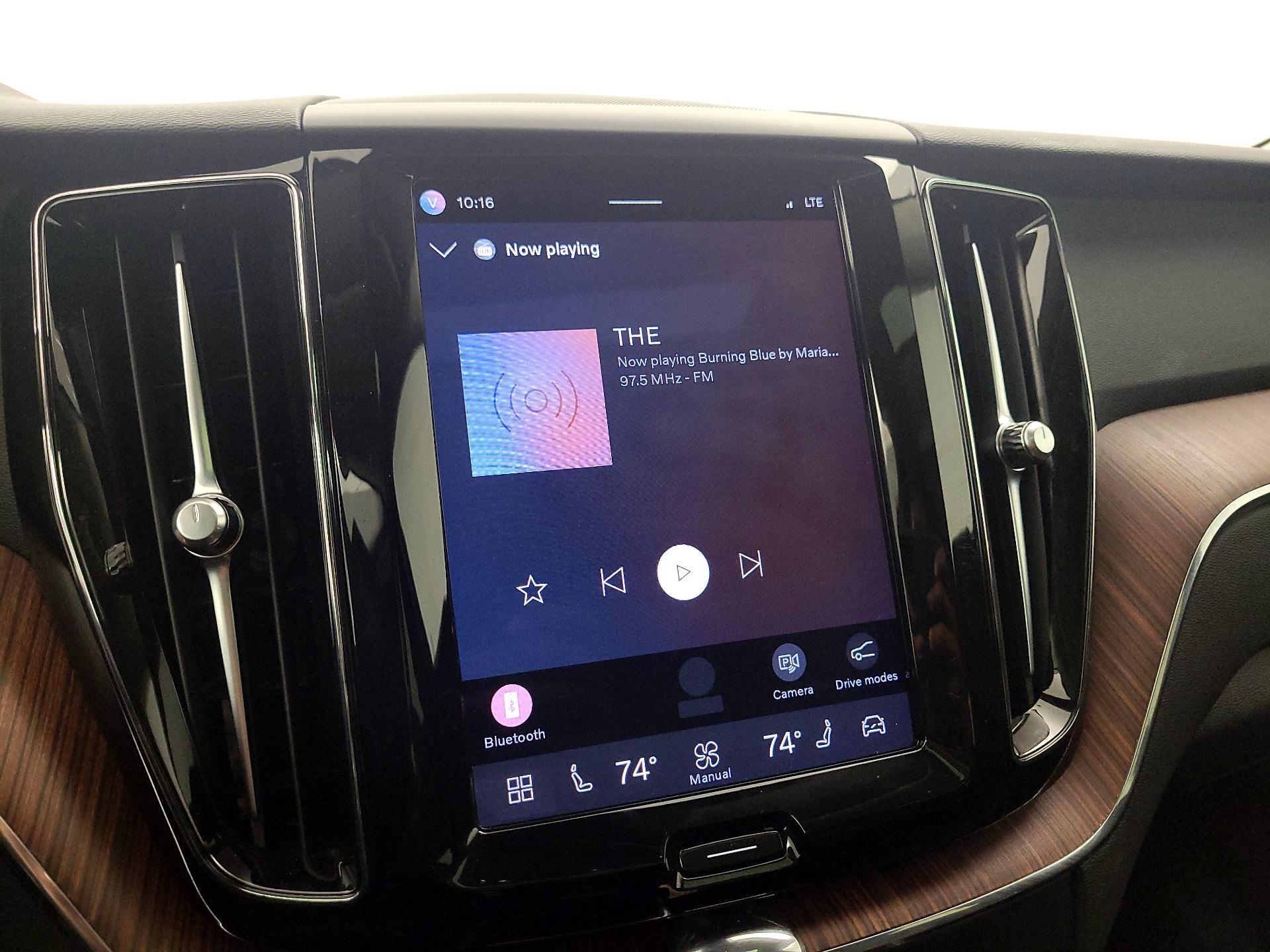 Thumbnail: 2023 Volvo XC60 - 15