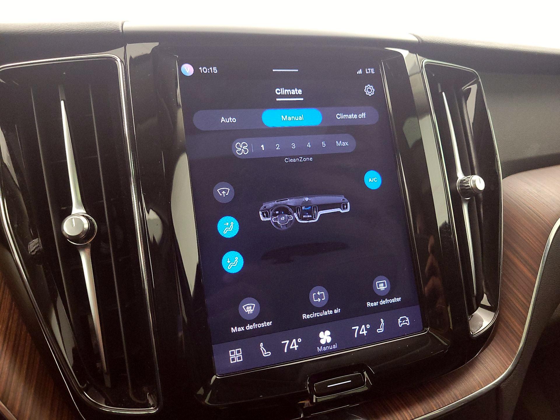 Thumbnail: 2023 Volvo XC60 - 16