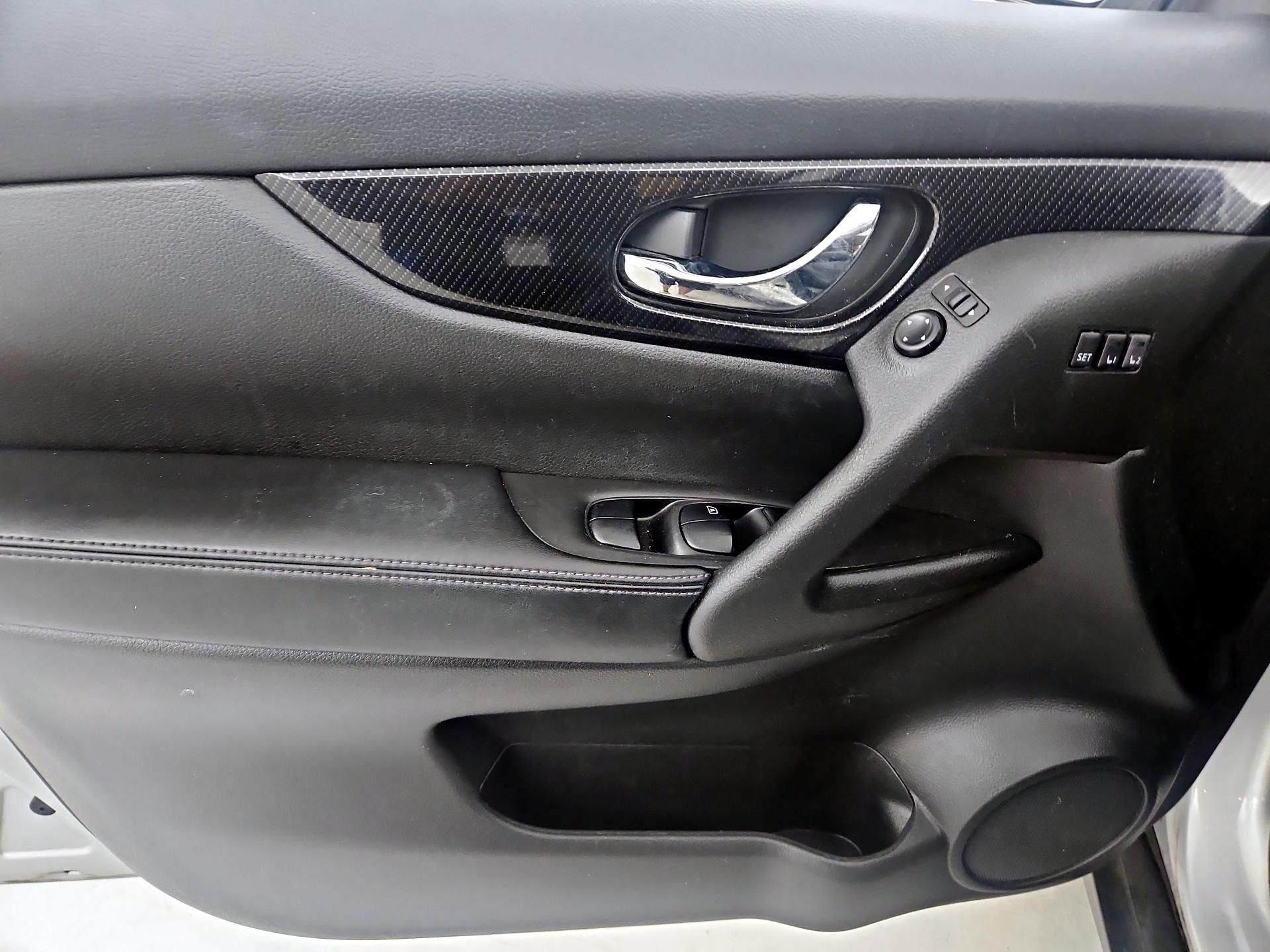 Thumbnail: 2018 Nissan Rogue - 12