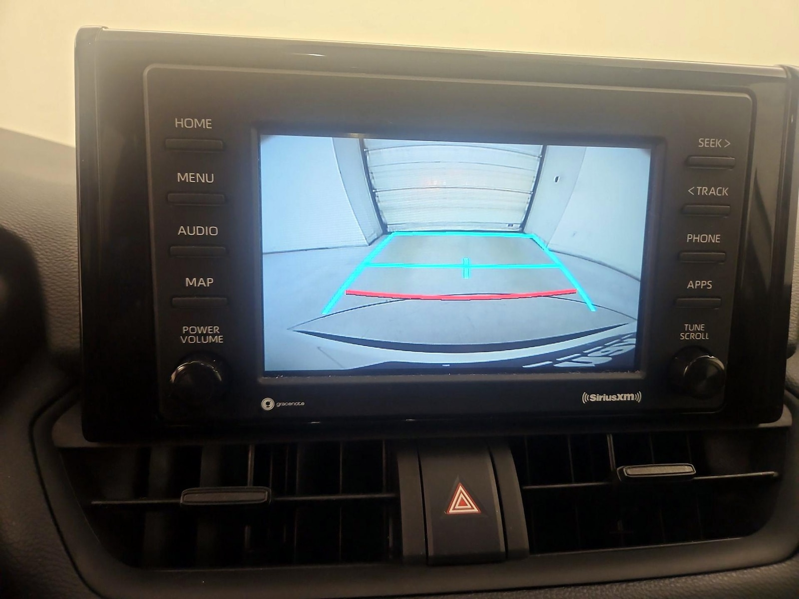 2022 Toyota RAV4 XLE - Photo 15