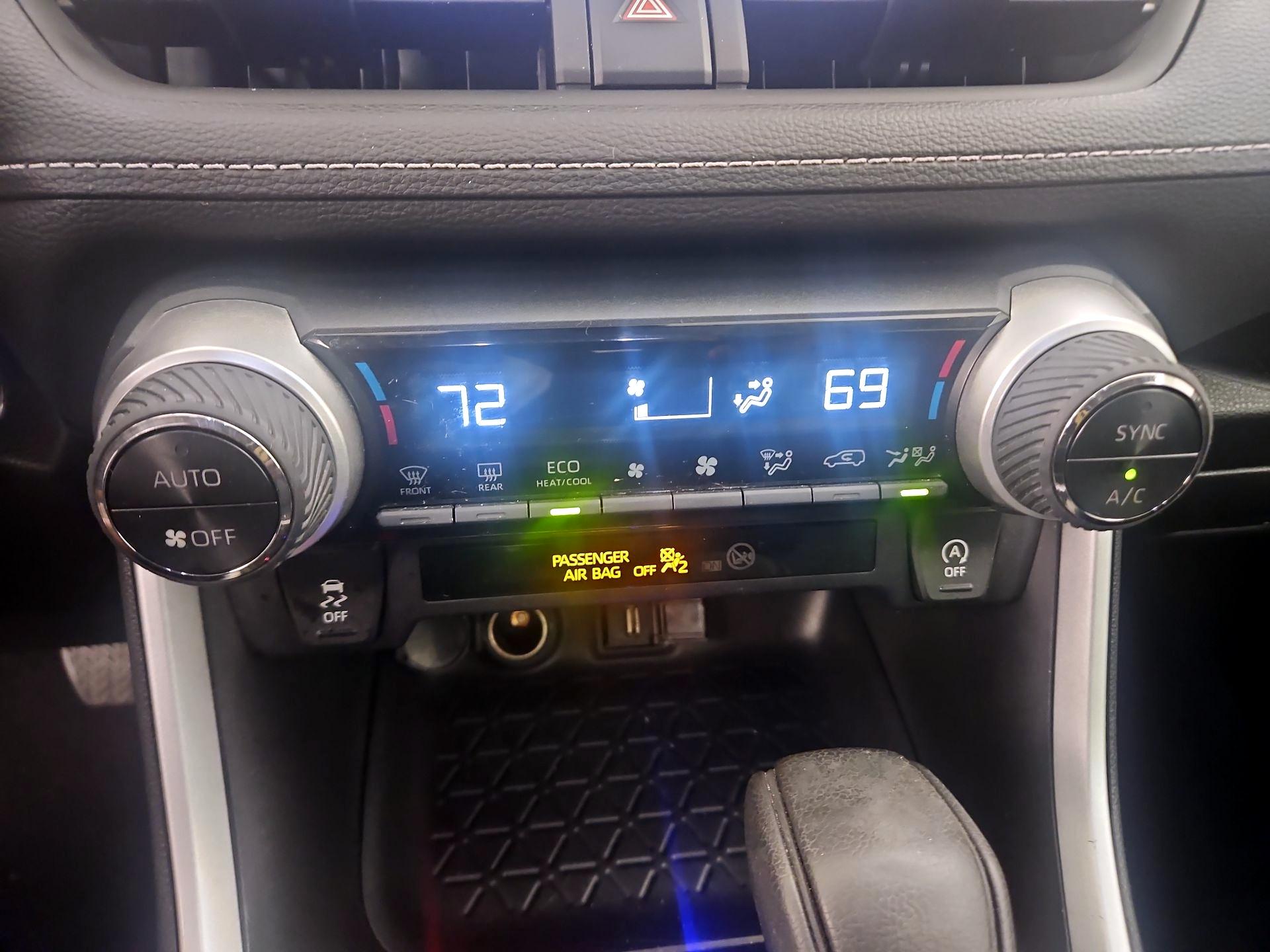 Thumbnail: 2022 Toyota RAV4 - 16