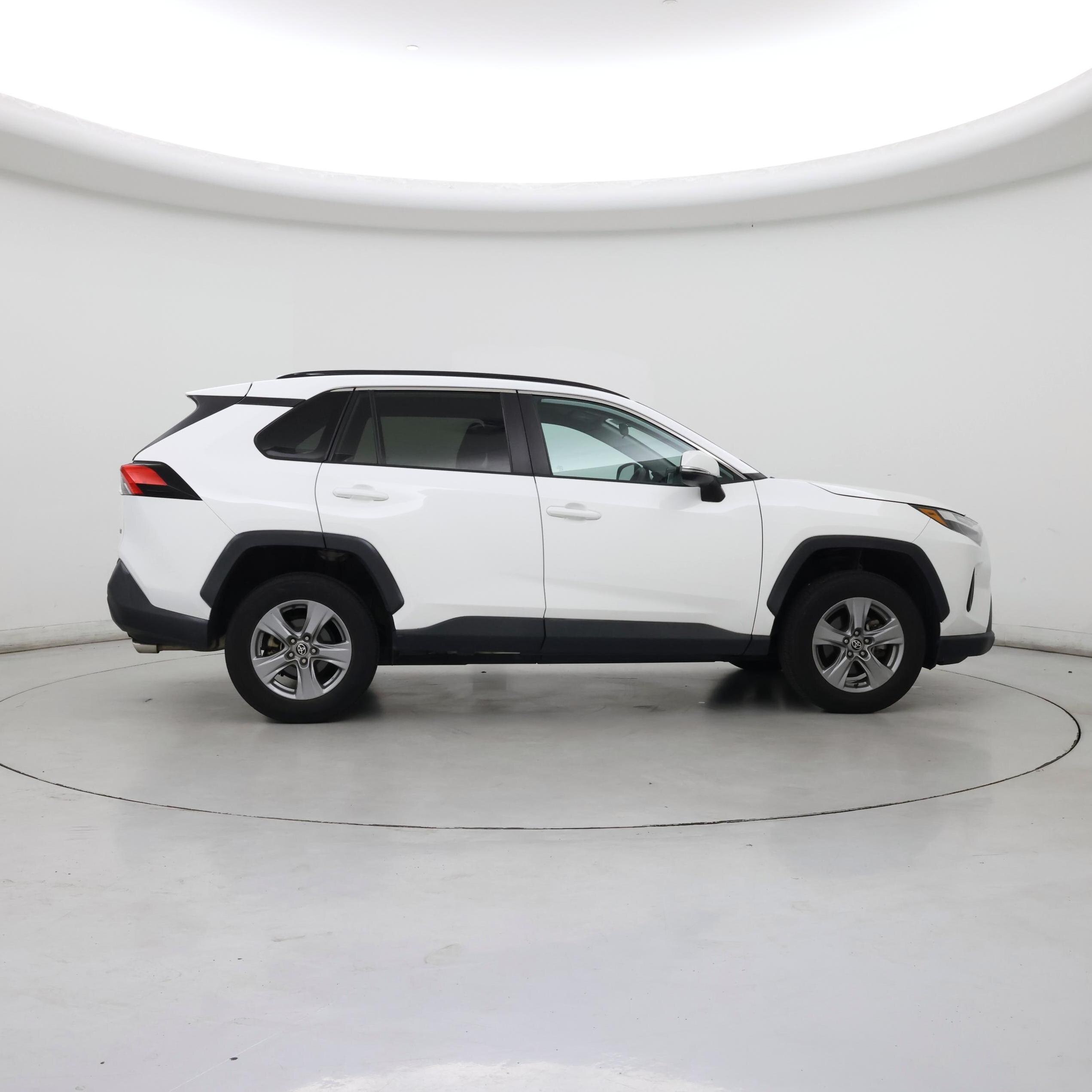 Thumbnail: 2022 Toyota RAV4 - 7