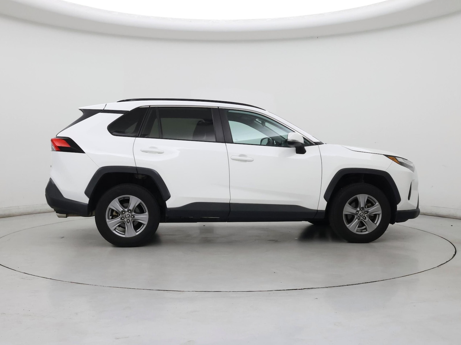 2022 Toyota RAV4 XLE - Photo 8