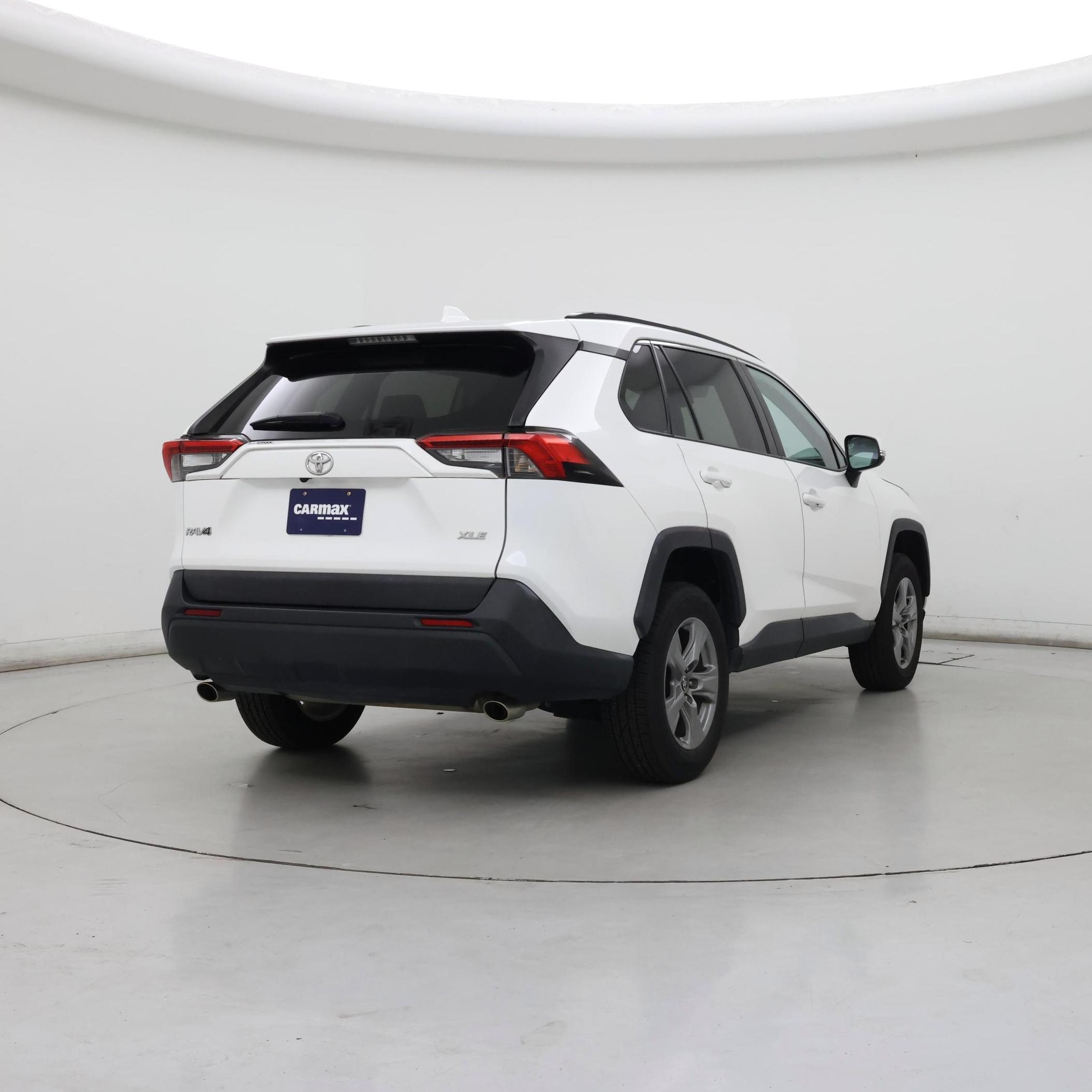 Thumbnail: 2022 Toyota RAV4 - 8