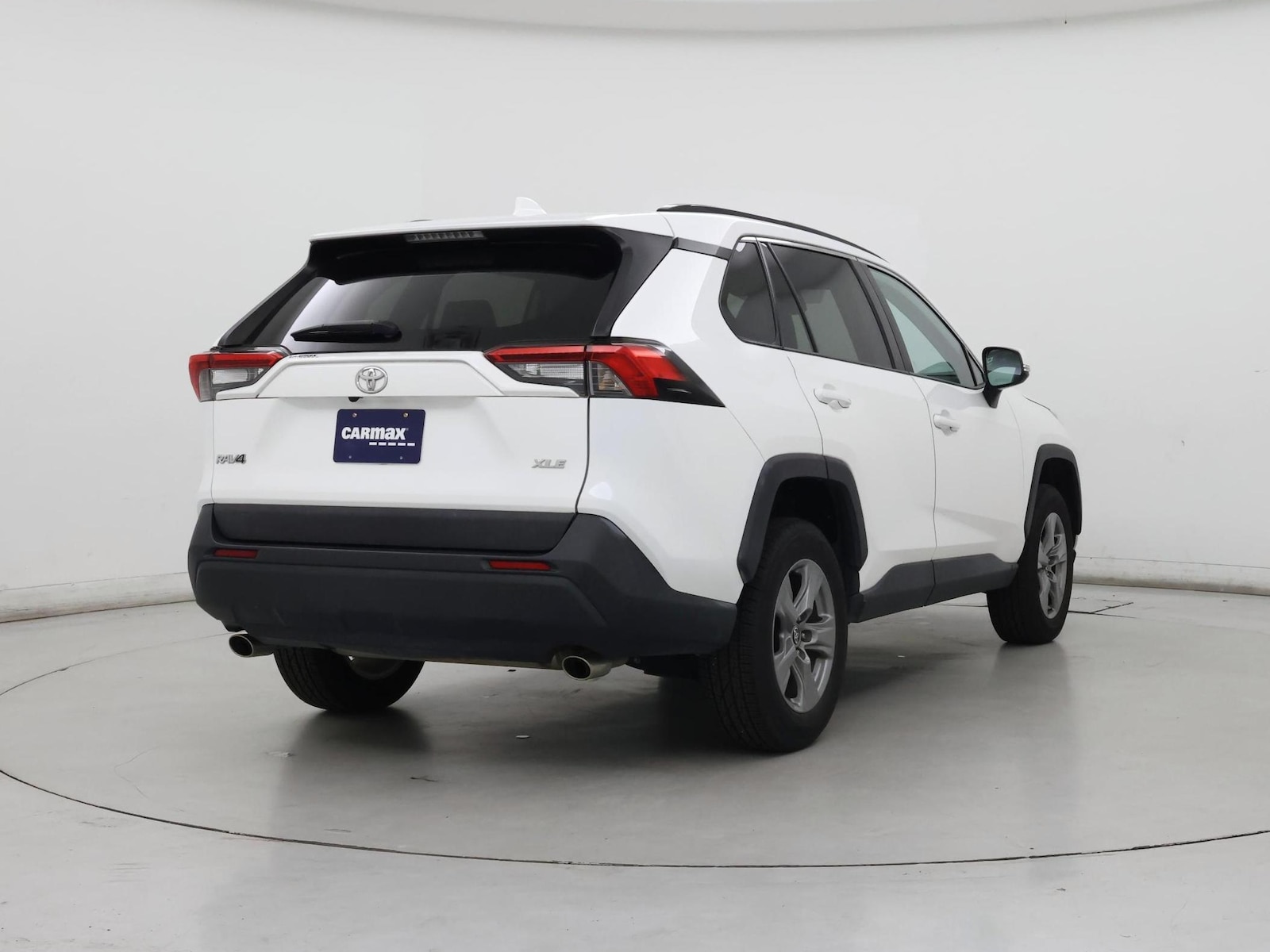 2022 Toyota RAV4 XLE - Photo 9
