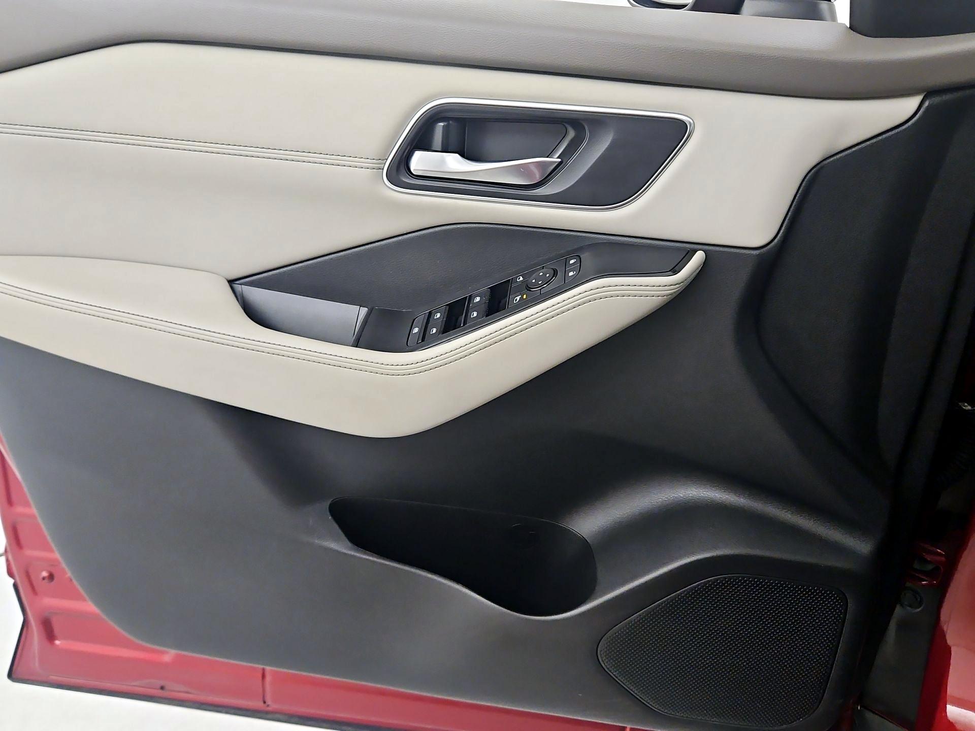 Thumbnail: 2021 Nissan Rogue - 12