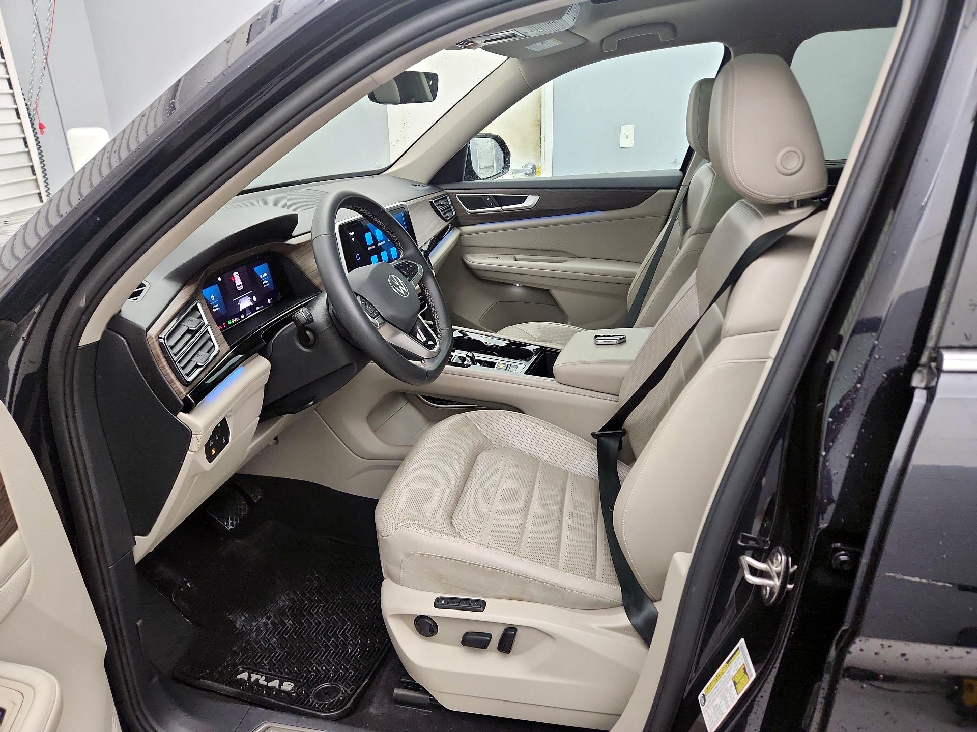 Thumbnail: 2024 Volkswagen Atlas - 11