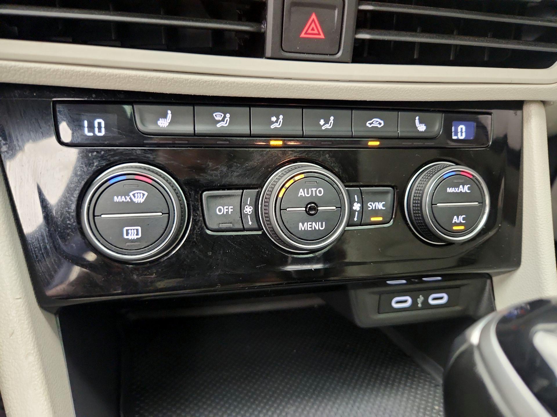 Thumbnail: 2024 Volkswagen Jetta - 16
