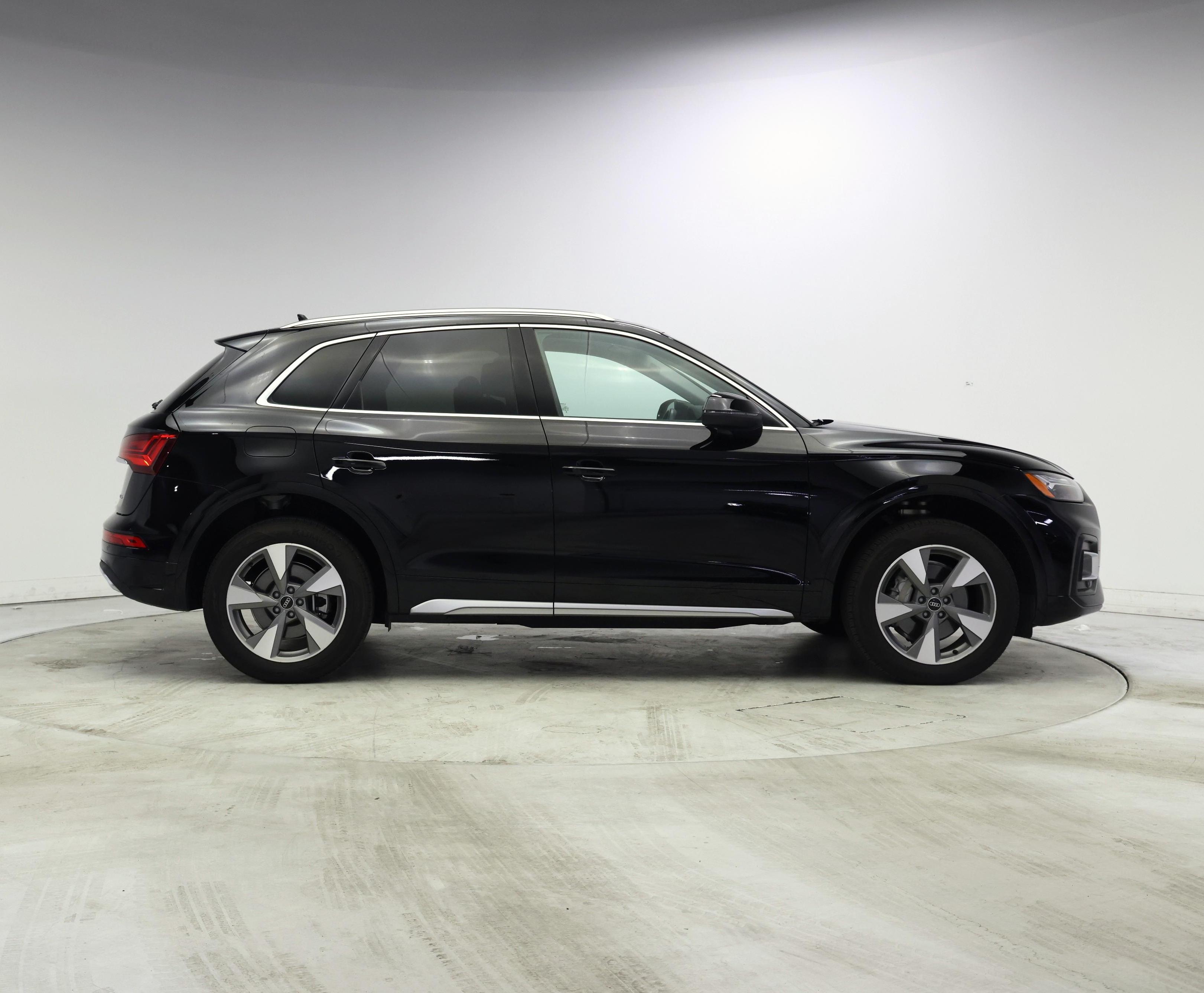 Thumbnail: 2023 Audi Q5 - 7