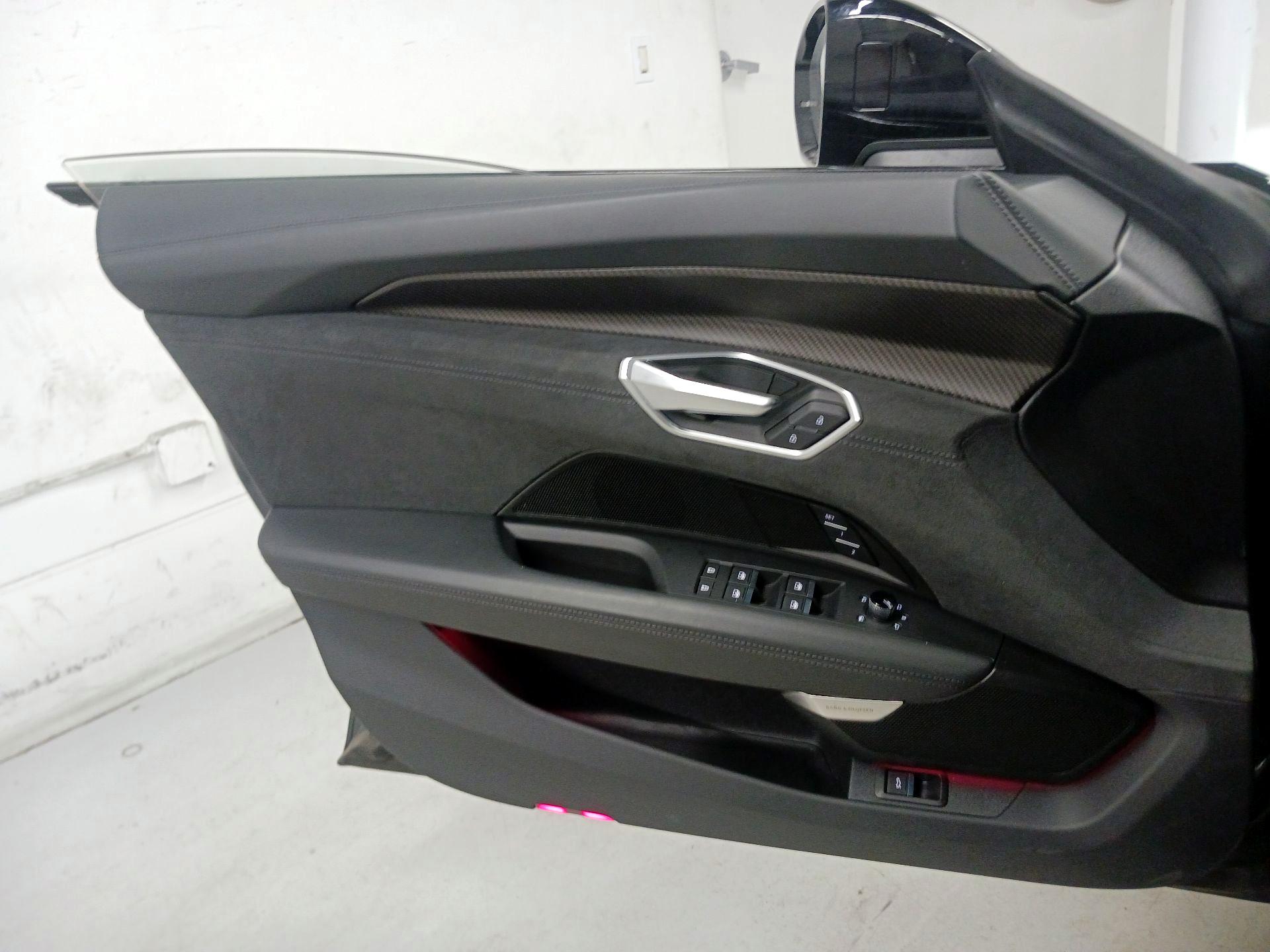 Thumbnail: 2022 Audi e-tron GT - 12