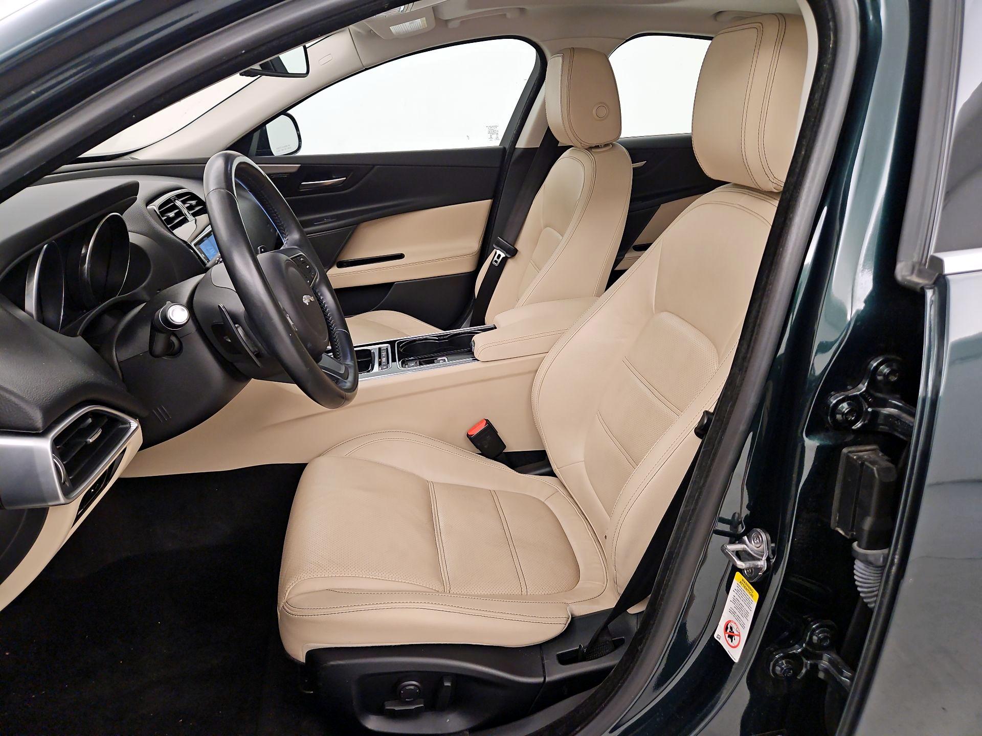 Thumbnail: 2017 Jaguar XE - 11