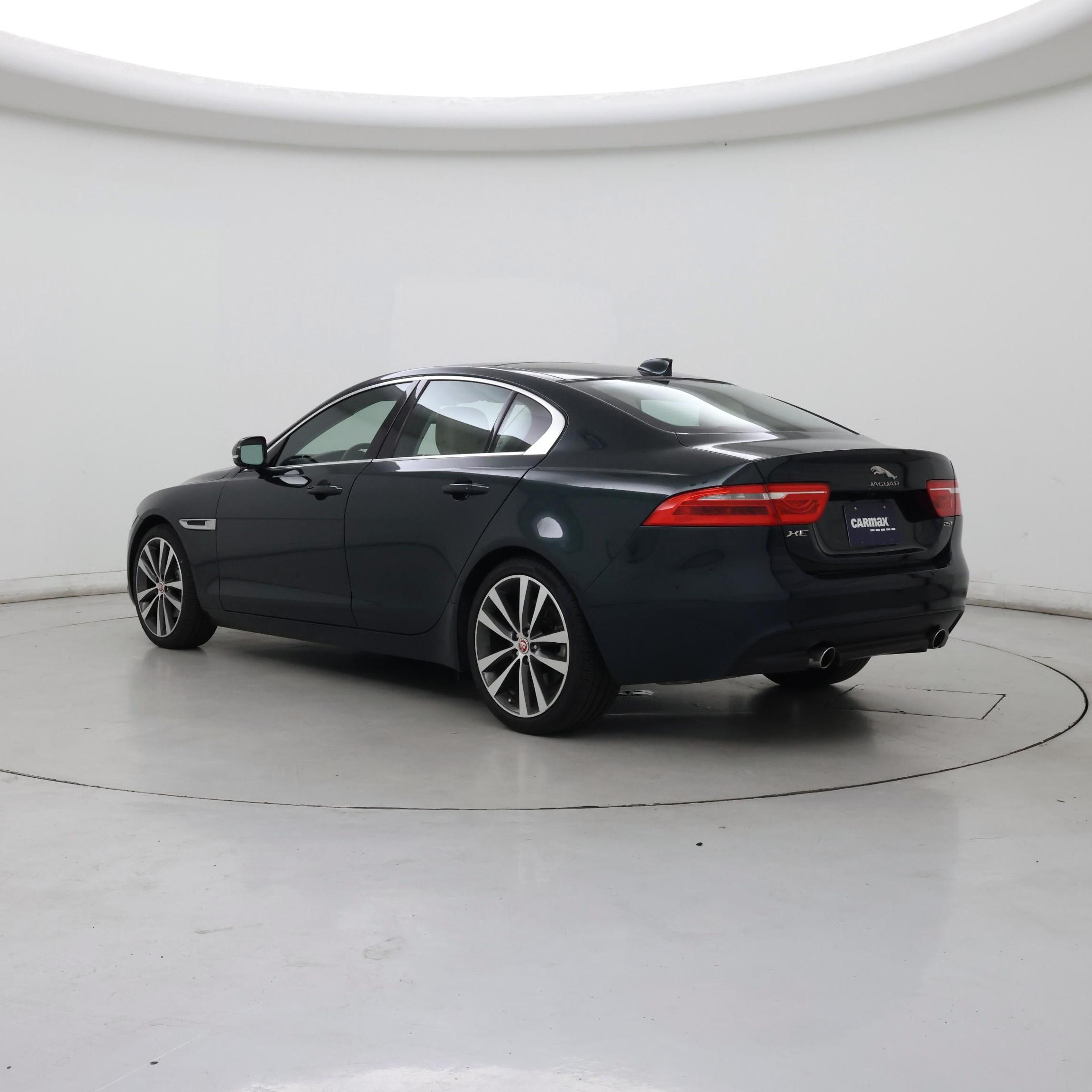 Thumbnail: 2017 Jaguar XE - 2
