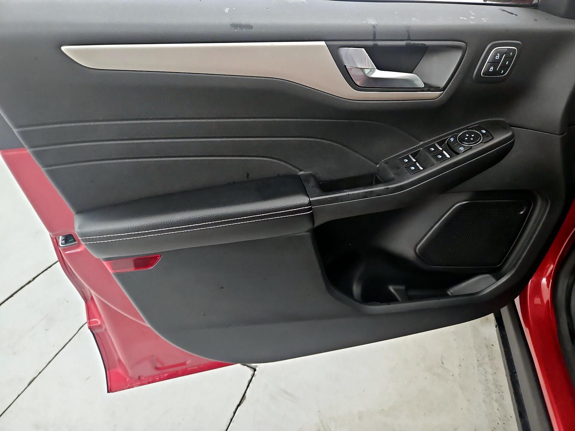 Thumbnail: 2022 Ford Escape - 12