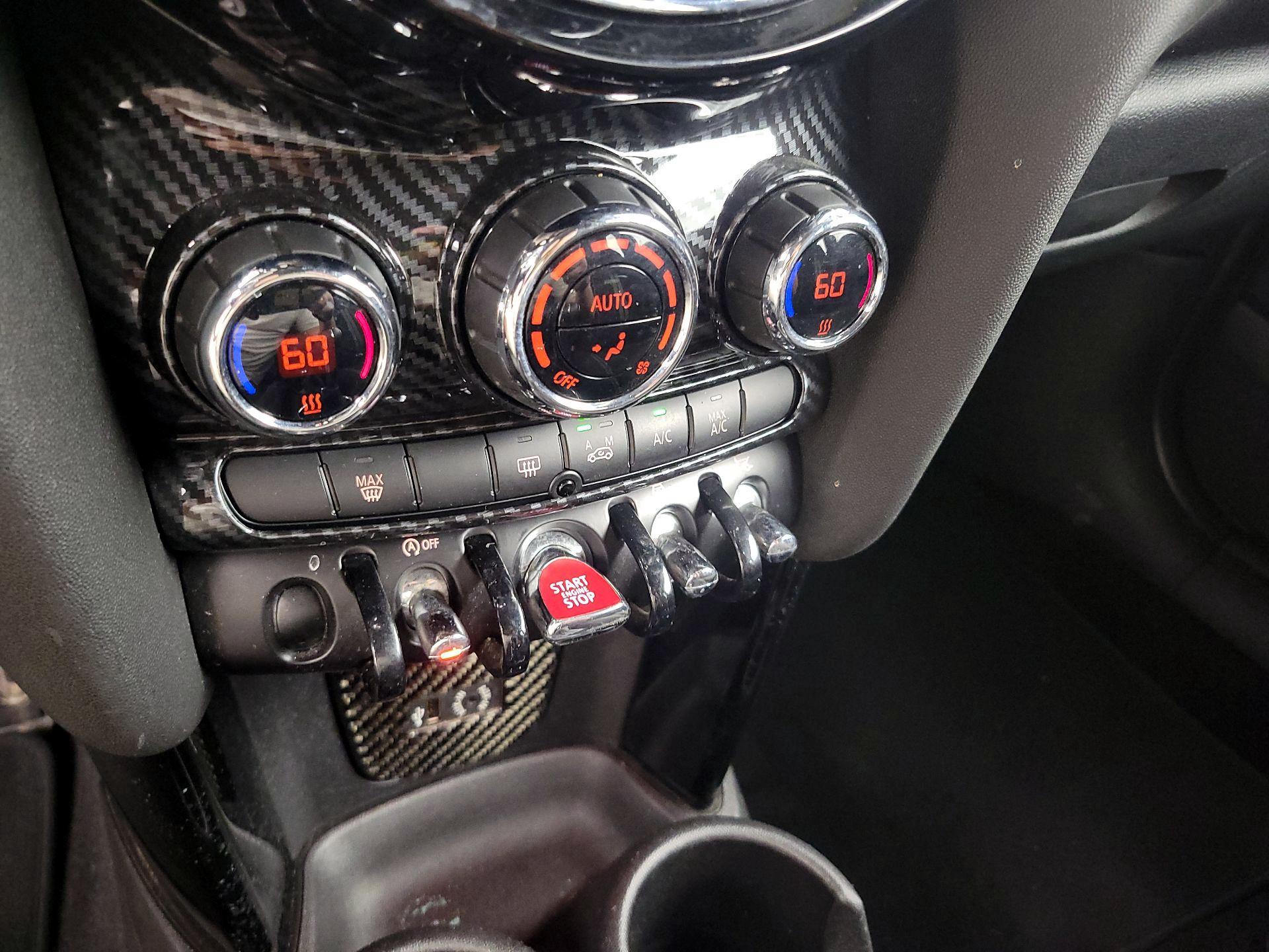 Thumbnail: 2017 MINI Cooper Hardtop - 15