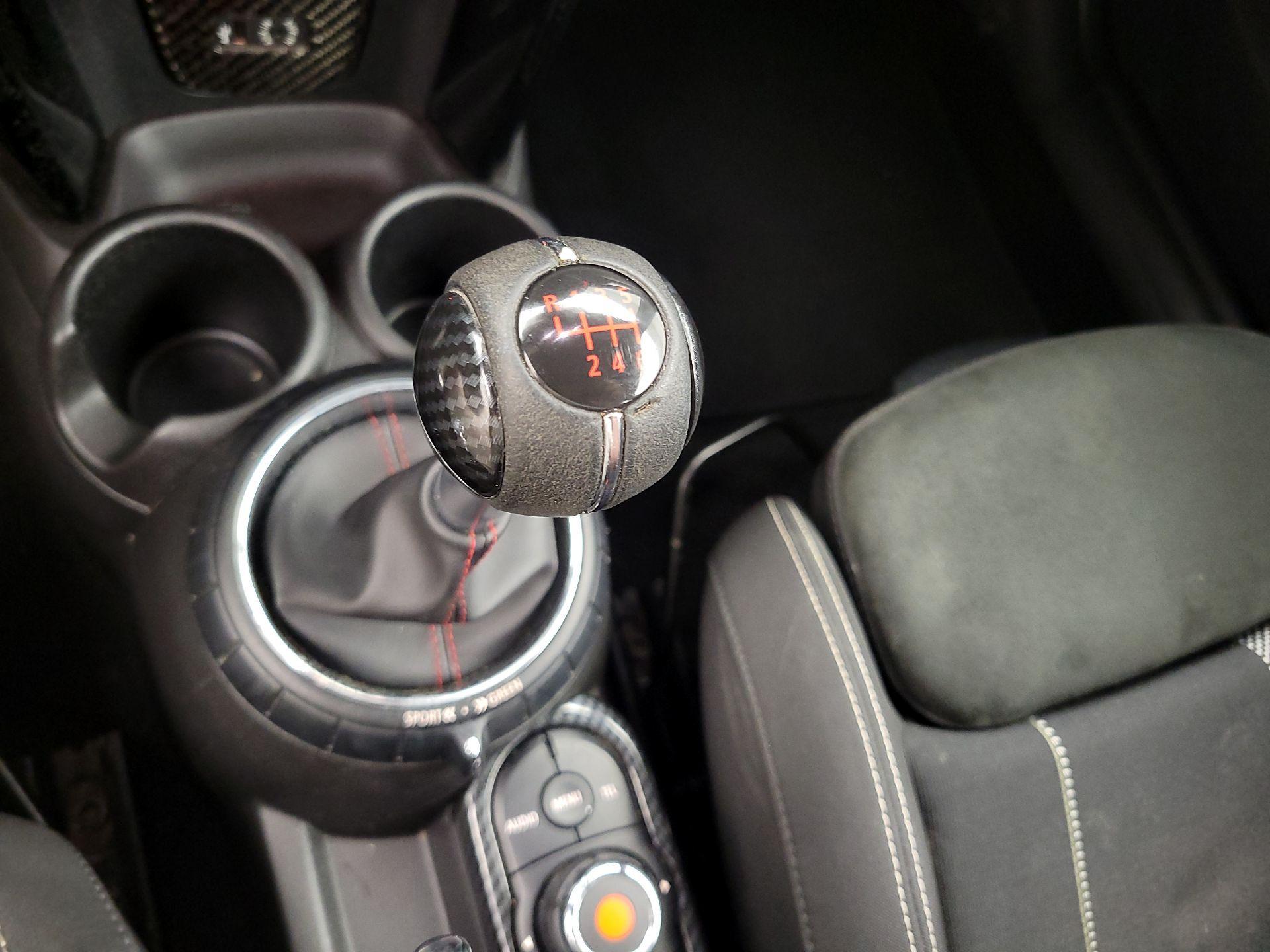Thumbnail: 2017 MINI Cooper Hardtop - 16