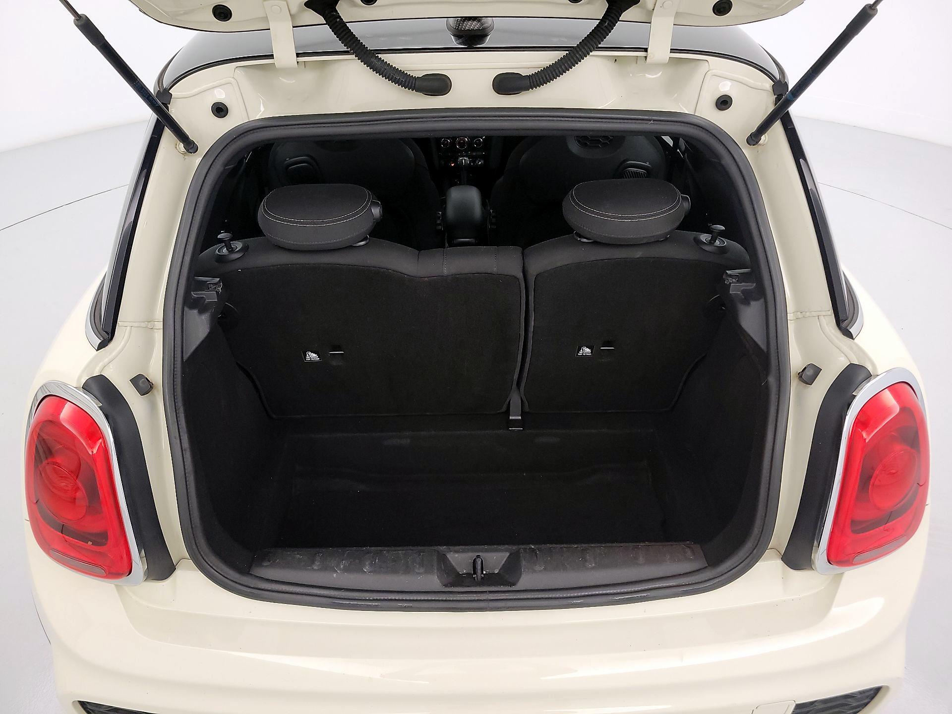 Thumbnail: 2017 MINI Cooper Hardtop - 19