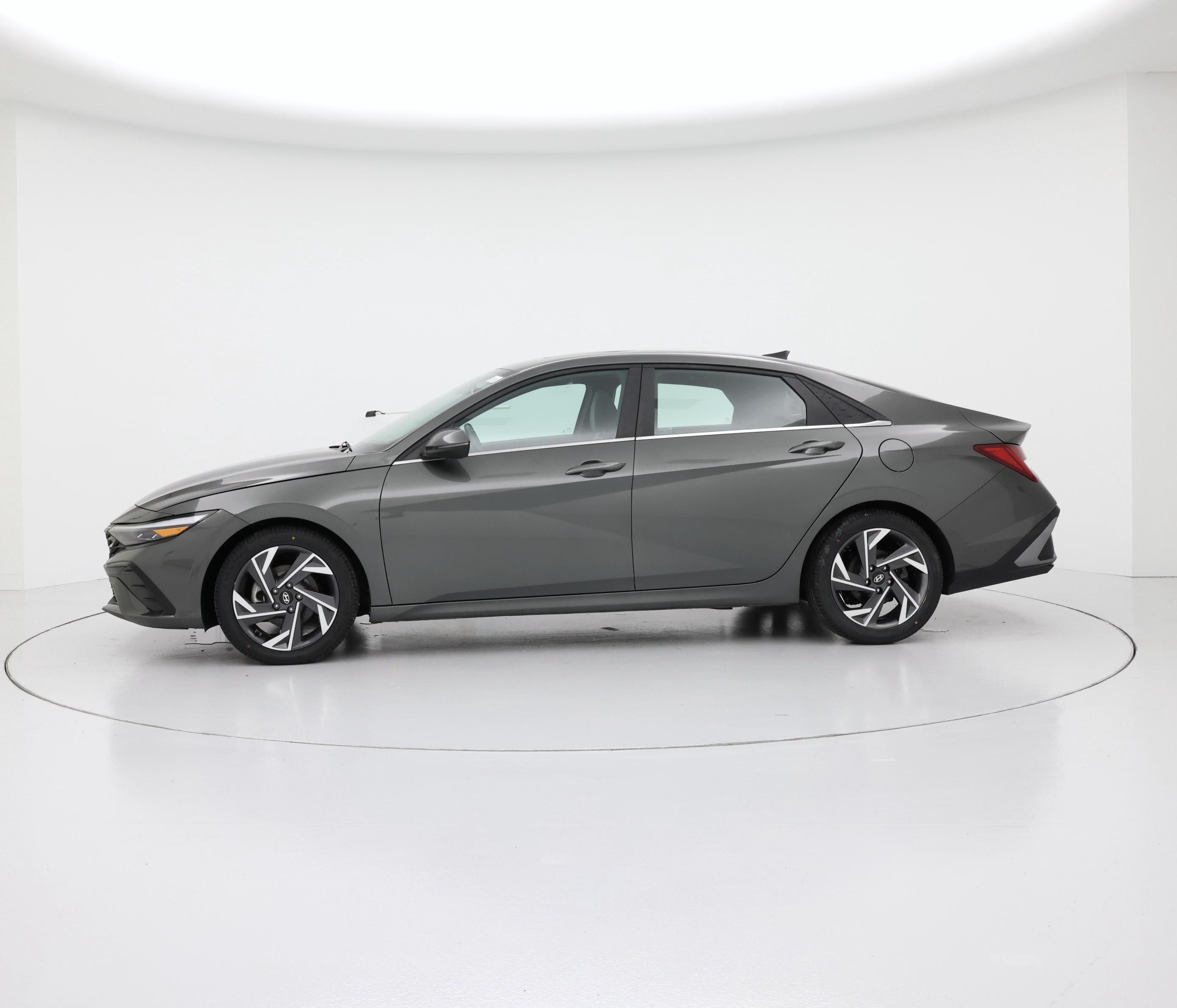 Thumbnail: 2024 Hyundai Elantra - 3