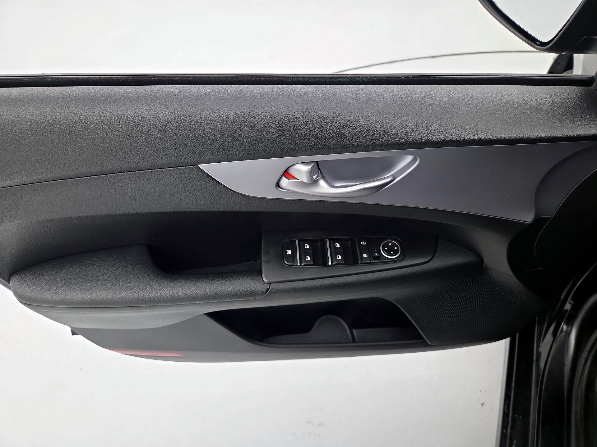 Thumbnail: 2023 Kia Forte - 12