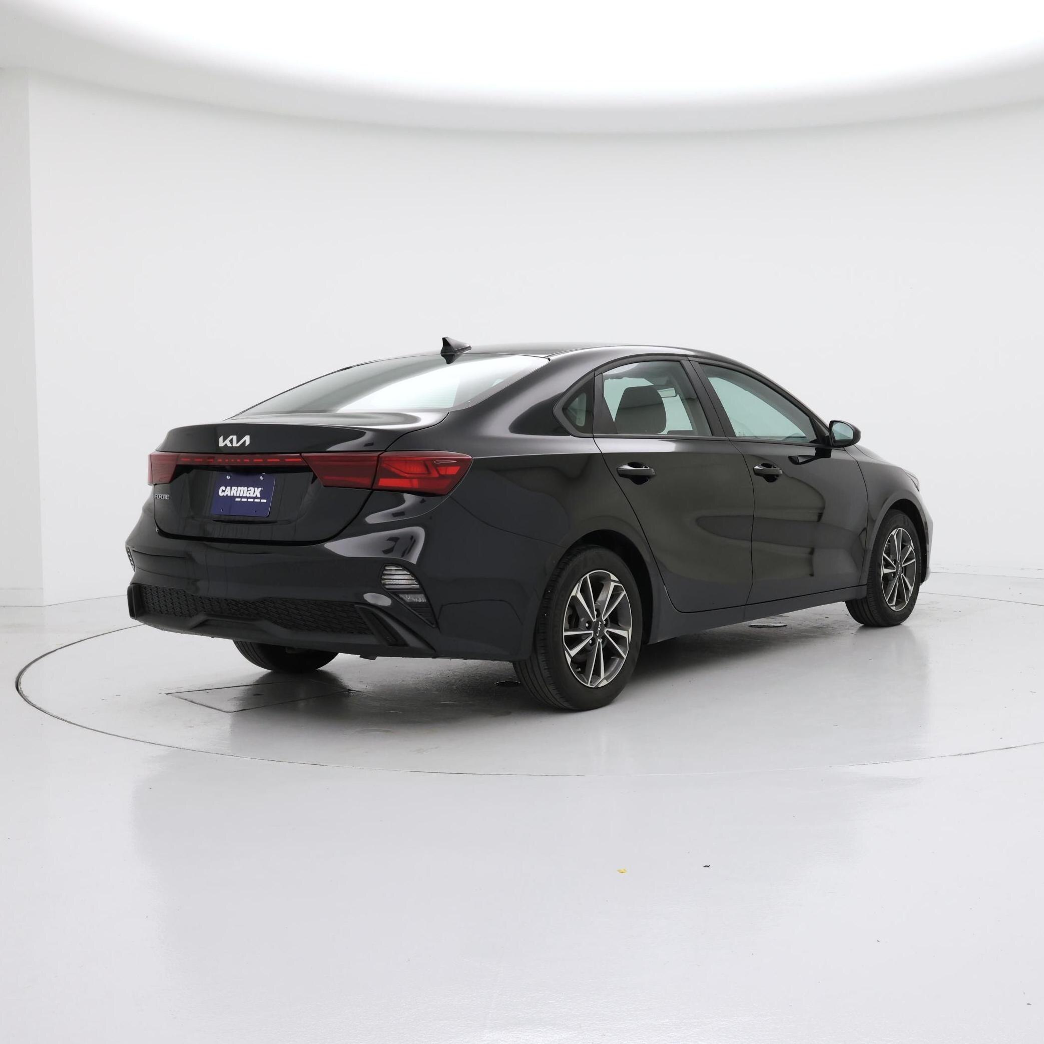 Thumbnail: 2023 Kia Forte - 8