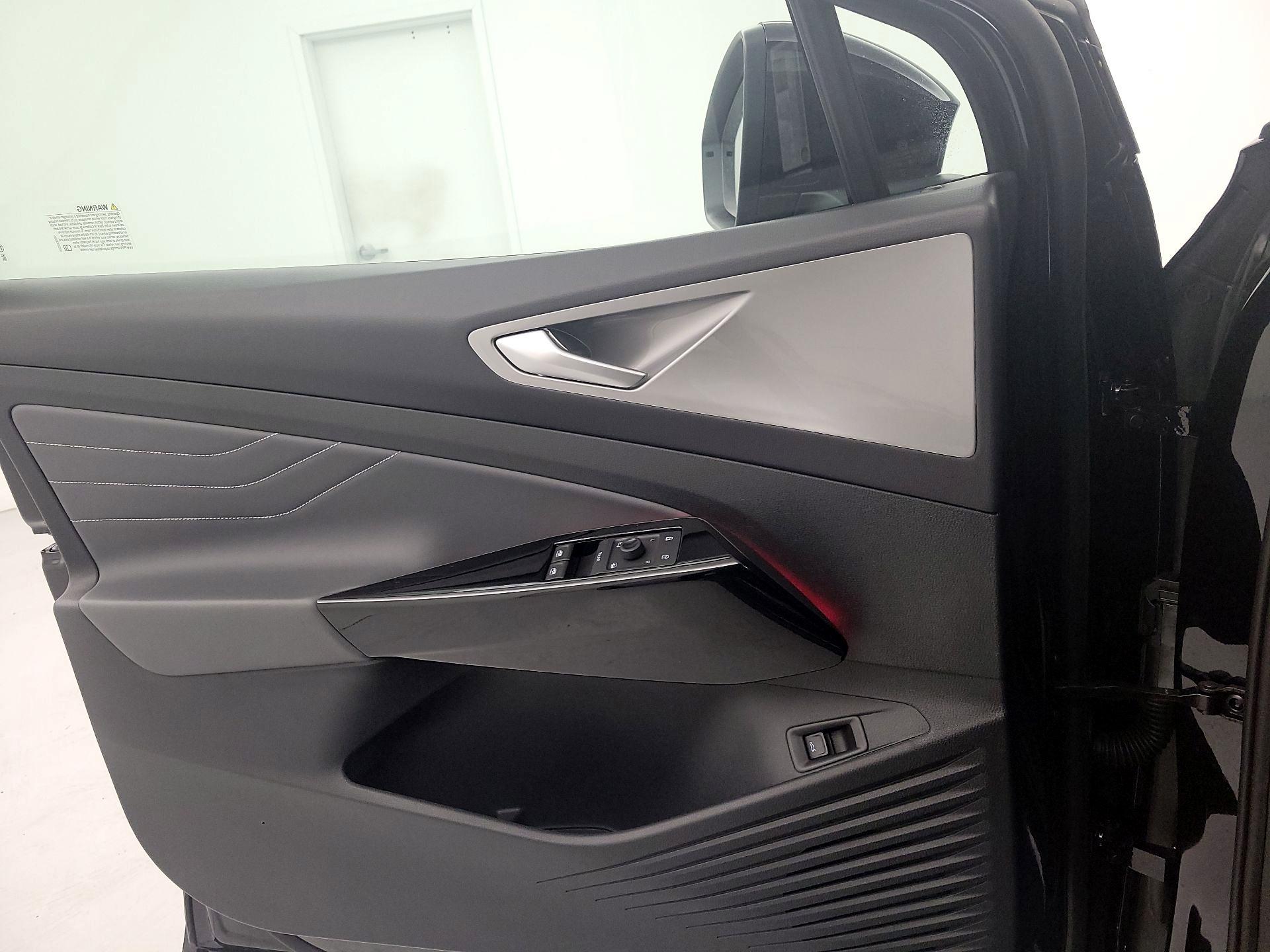 Thumbnail: 2023 Volkswagen ID.4 - 12