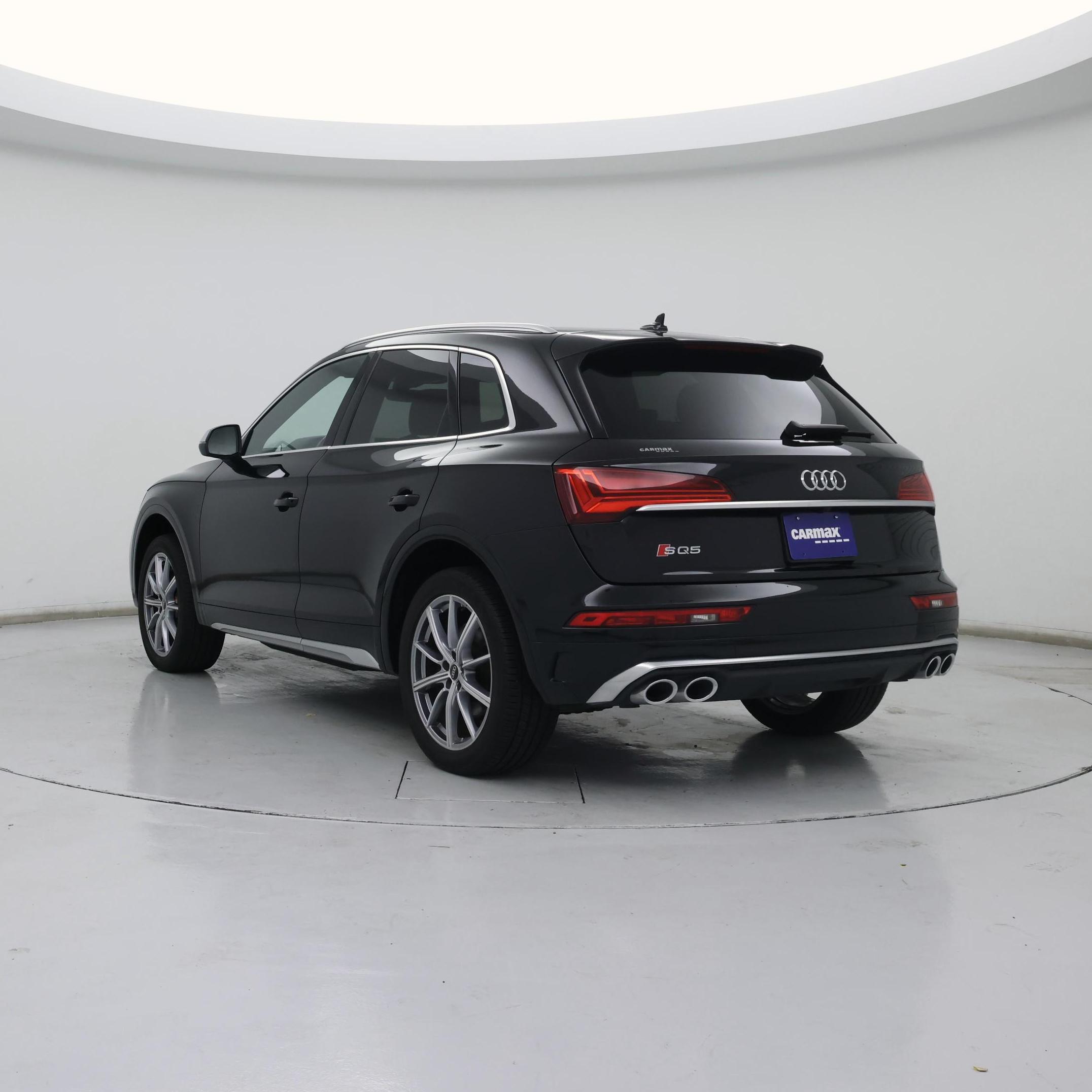 Thumbnail: 2022 Audi SQ5 - 2